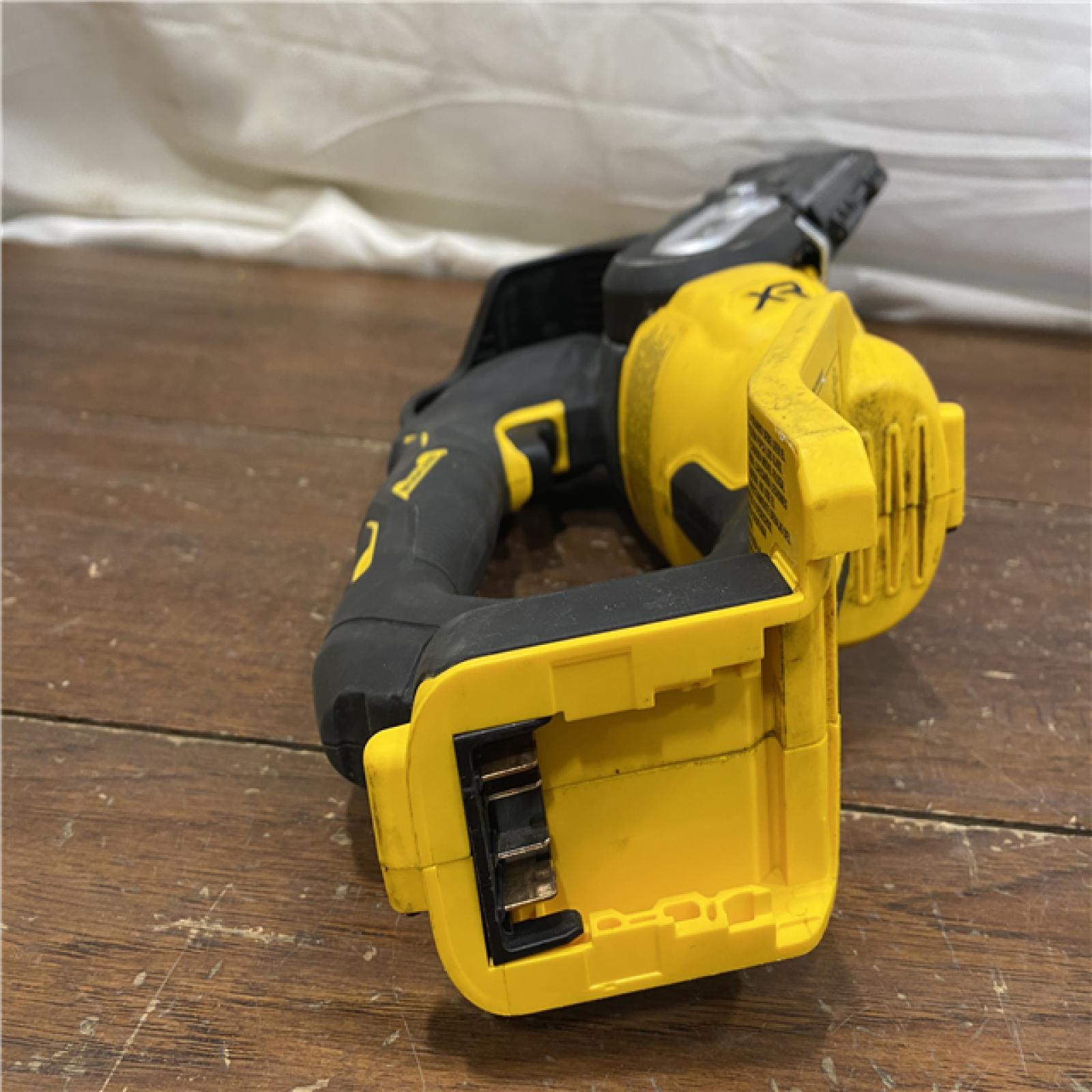 AS-IS 20V MAX 8 in. Brushless Cordless Battery Powered Pruning Chainsaw (Tool Only)