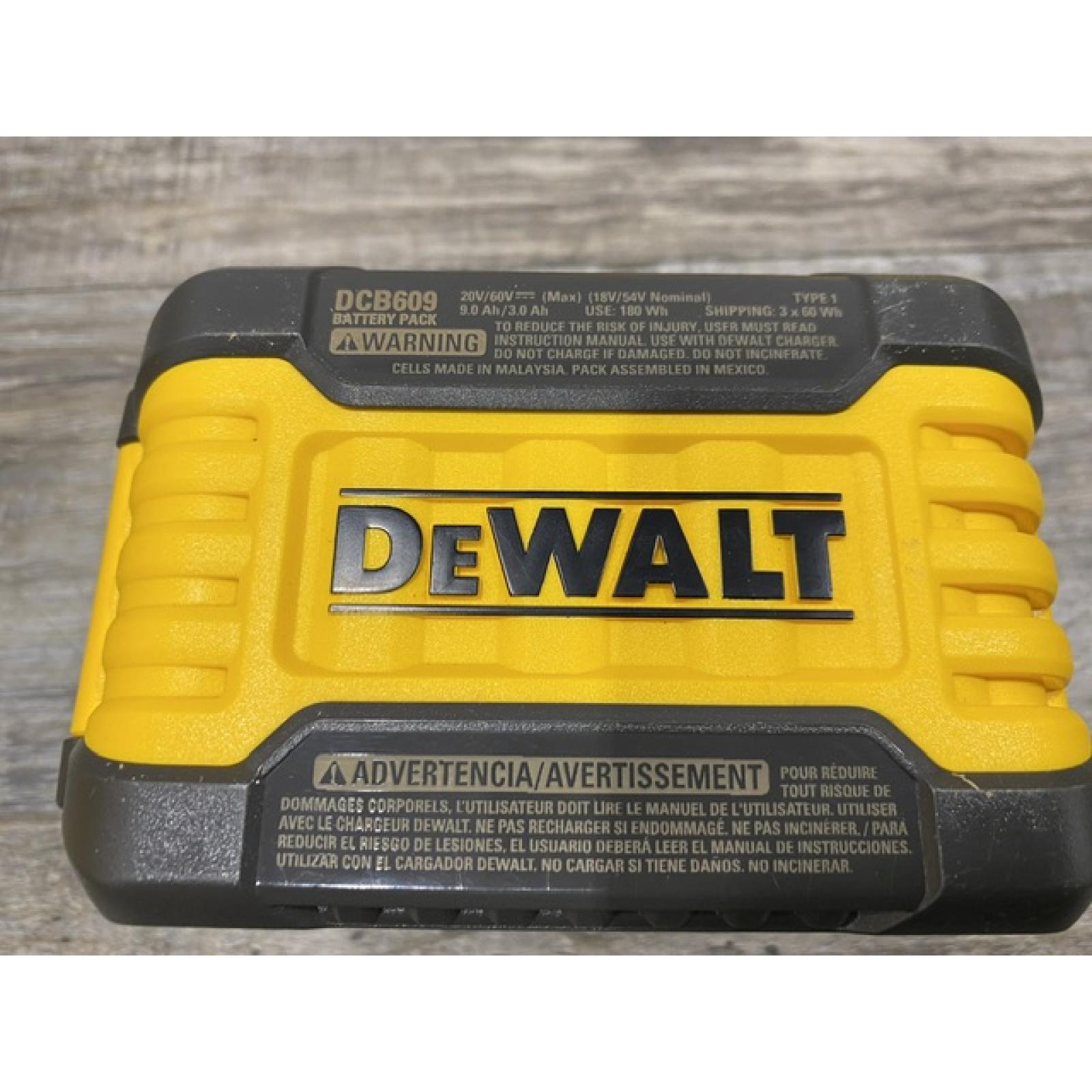 AS-IS DEWALT 20V/60V MAX FLEXVOLT Lithium-Ion 9.0Ah Battery and Charger Starter Kit