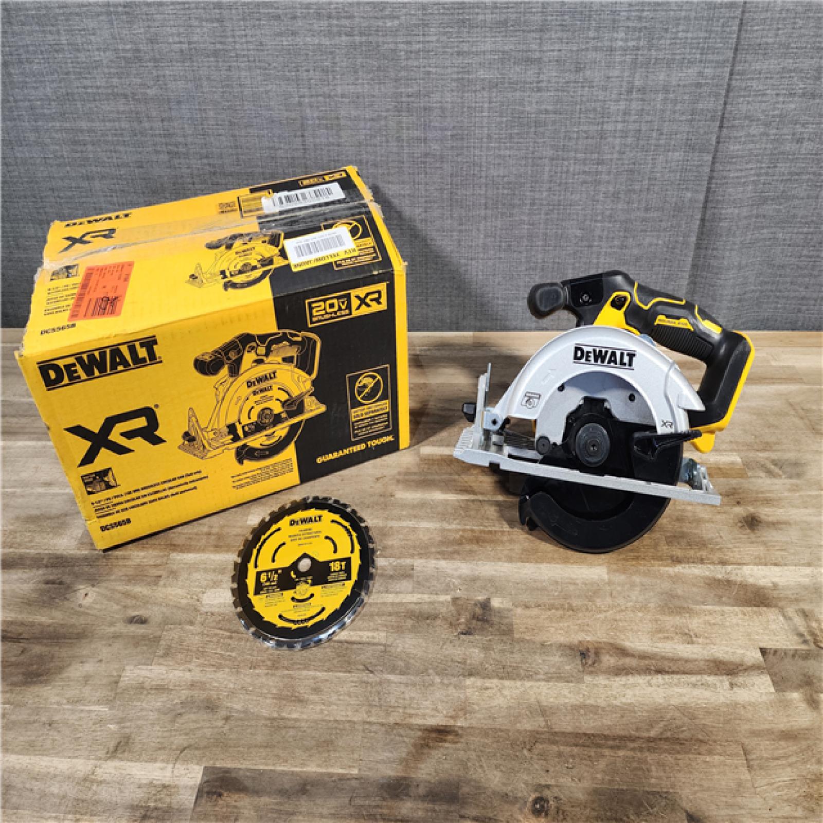 HOUSTON LOCATION - AS-IS DeWALT DCS565B 20V Max Brushless 6.5   Cordless Circular Saw (TOOL ONLY)