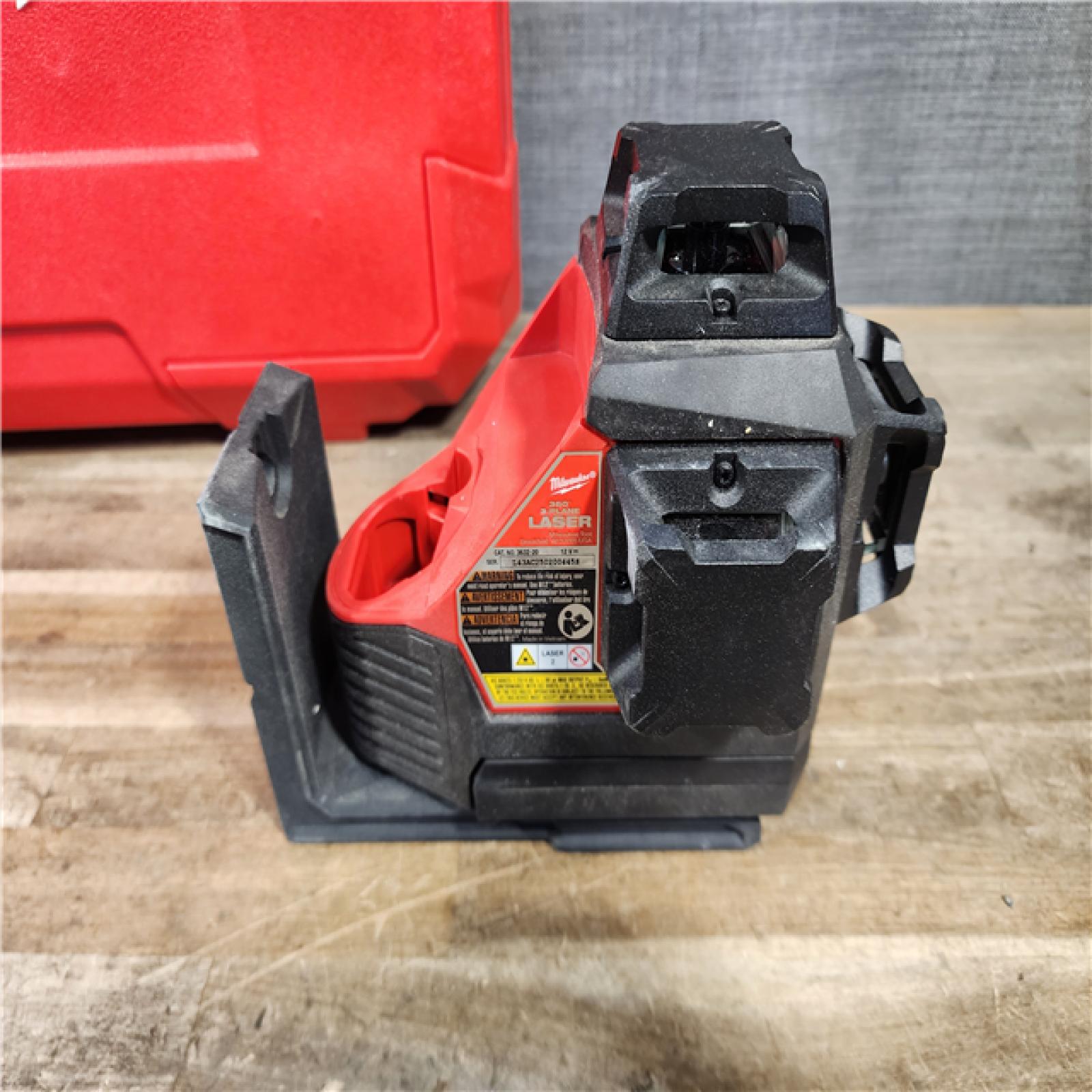 HOUSTON LOCATION - AS-IS Milwaukee 12-Volt Lithium-Ion Cordless Green 250 ft. 3-Plane Laser Level Kit