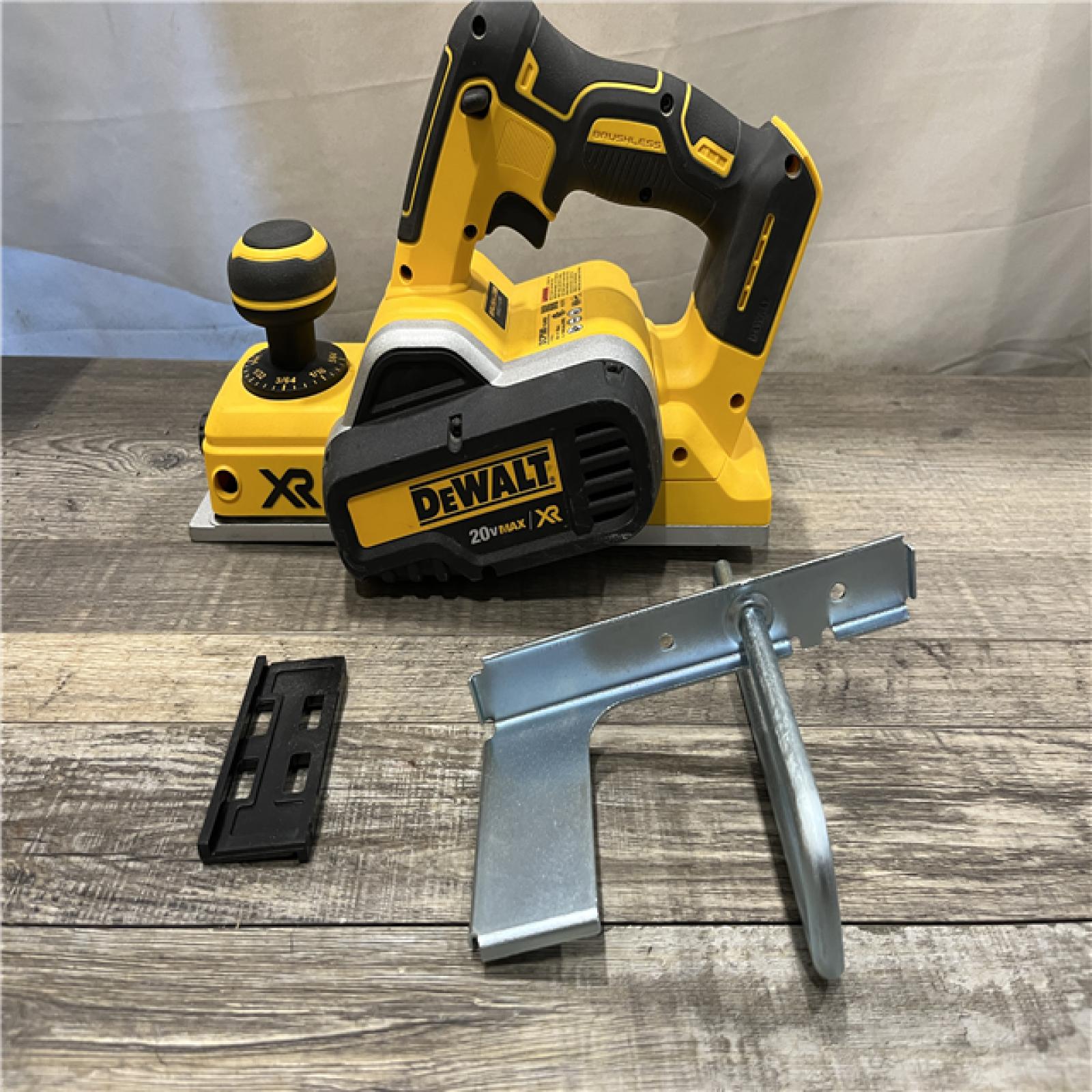 AS-IS DEWALT 20V MAX XR Cordless Brushless 3-1/4 in. Planer (Tool Only)