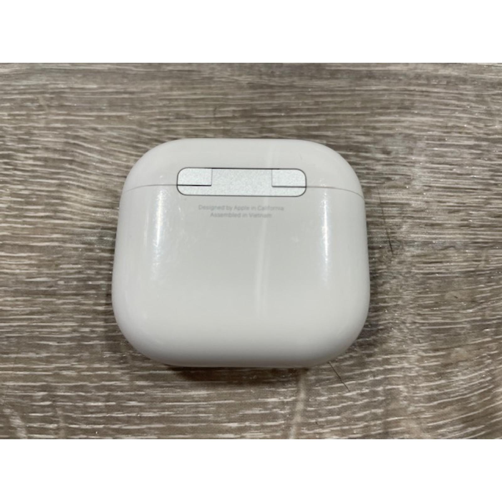 AS-IS Apple Airpods 4 Wireless Charging Case