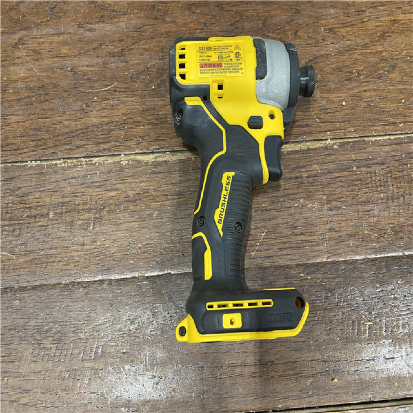 AS-IS DEWALT ATOMIC 20V MAX* Brushless Cordless Compact 1/4 in. Impact Driver Kit
