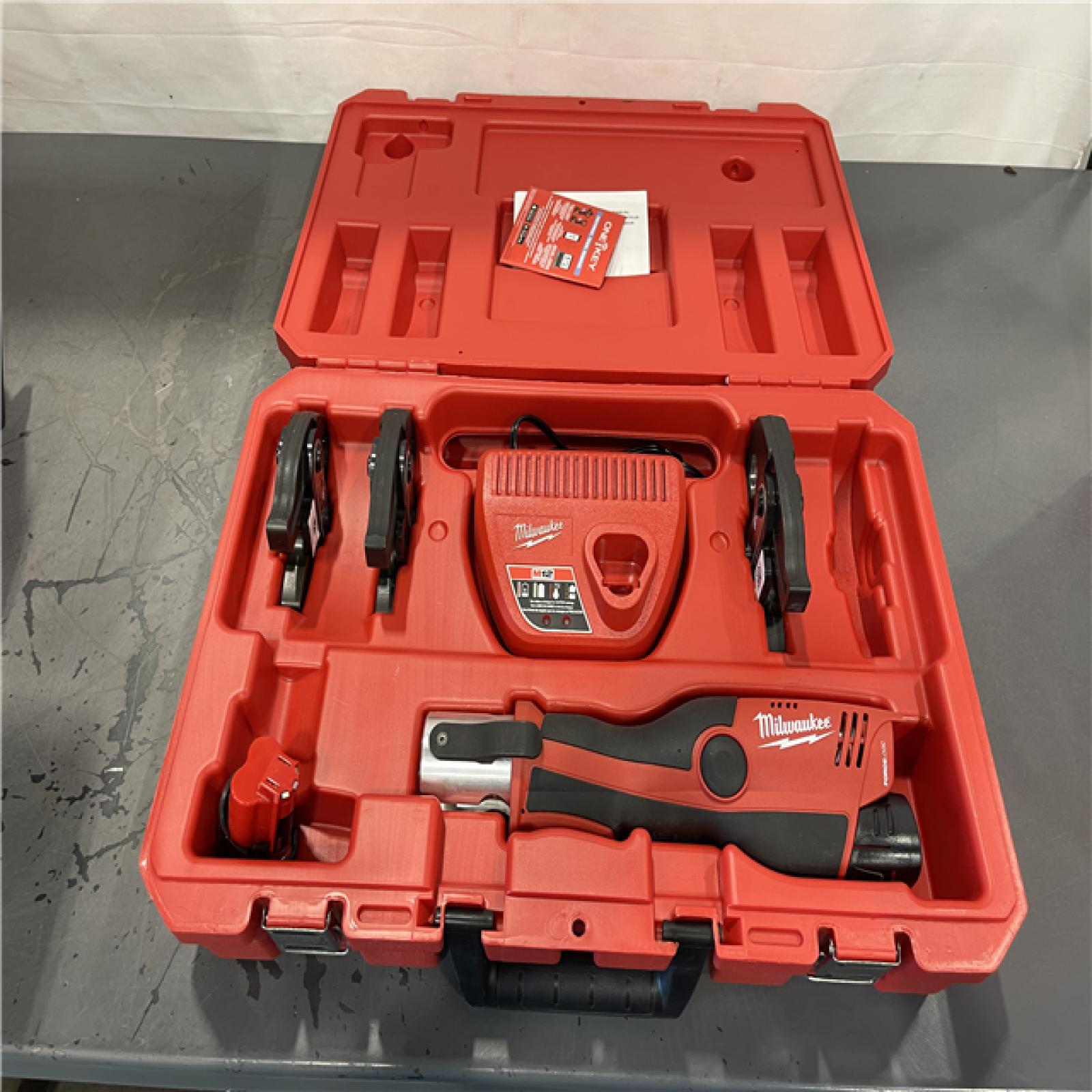 AS-IS- Milwaukee M12 Force Logic Press Tool 1/2 in. to 1 in. Kit