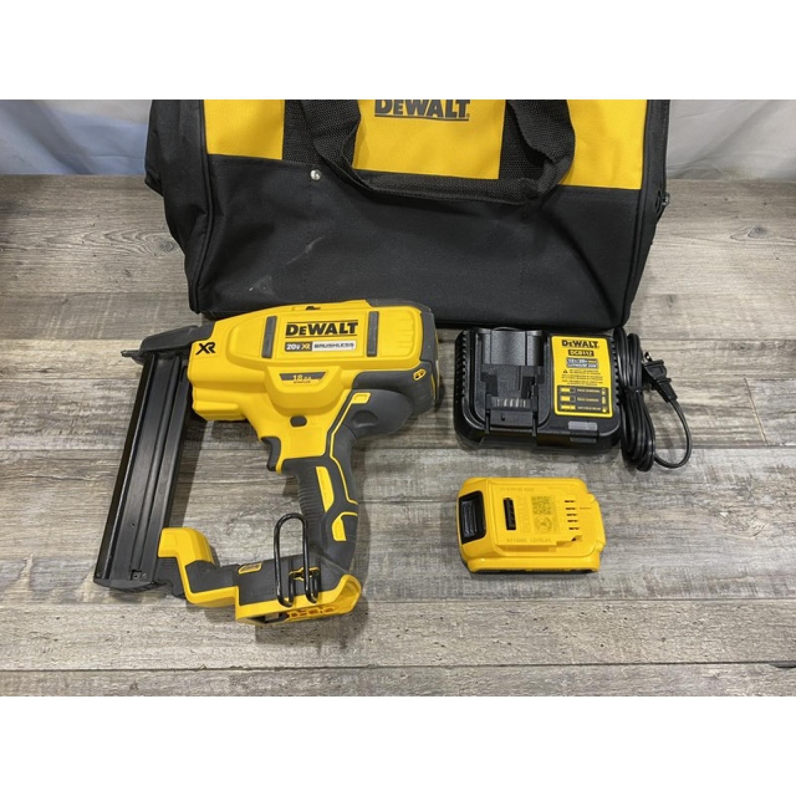 AS-IS DEWALT 20V MAX XR Lithium-Ion Cordless 18-Gauge Narrow Crown Stapler Kit