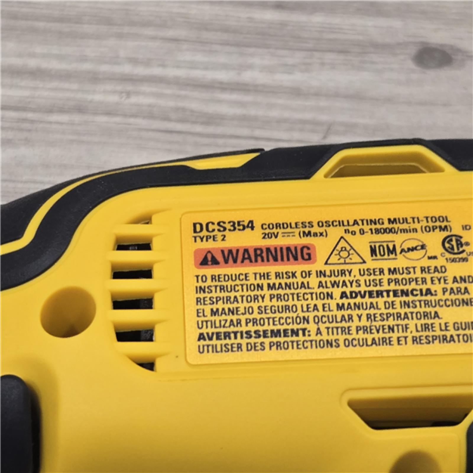 AS-IS DEWALT ATOMIC 20V MAX* Cordless Oscillating Tool Kit (DCS354Q1)
