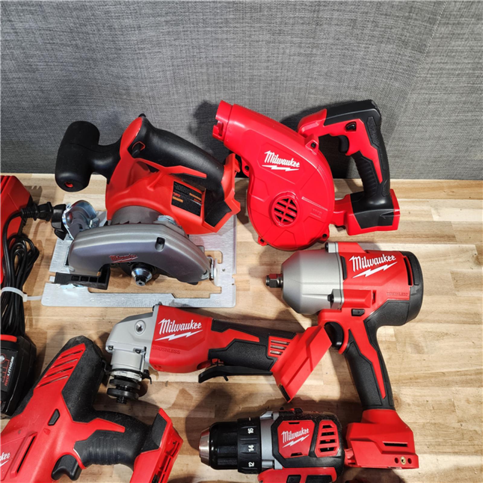 HOUSTON LOCATION - AS-IS M18 18-Volt Lithium-Ion Cordless Combo Kit 9-Tool with 2-Batteries  Charger and Tool Bag