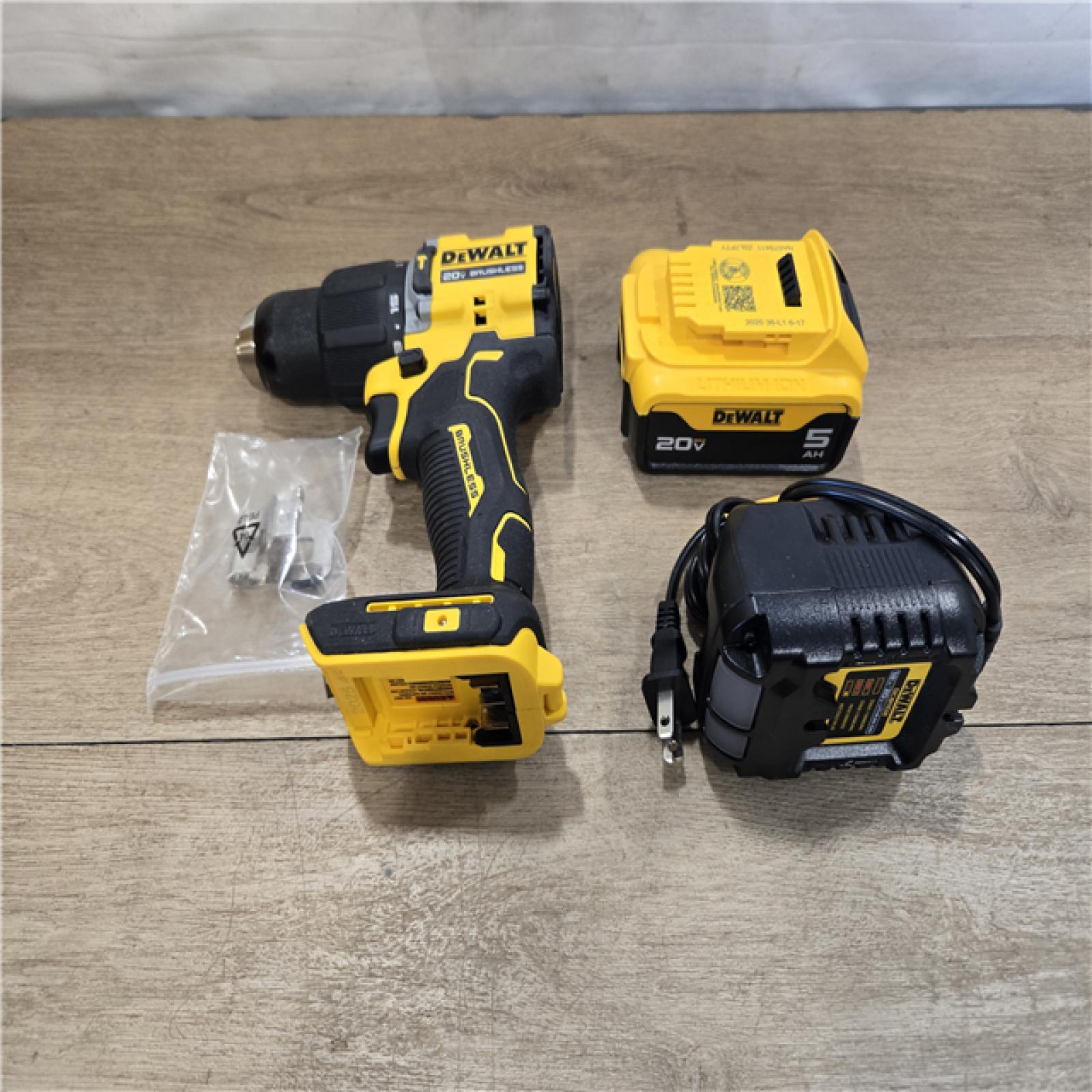AS-IS DEWALT ATOMIC 20V Cordless 1/2 in. Hammer Drill Kit
