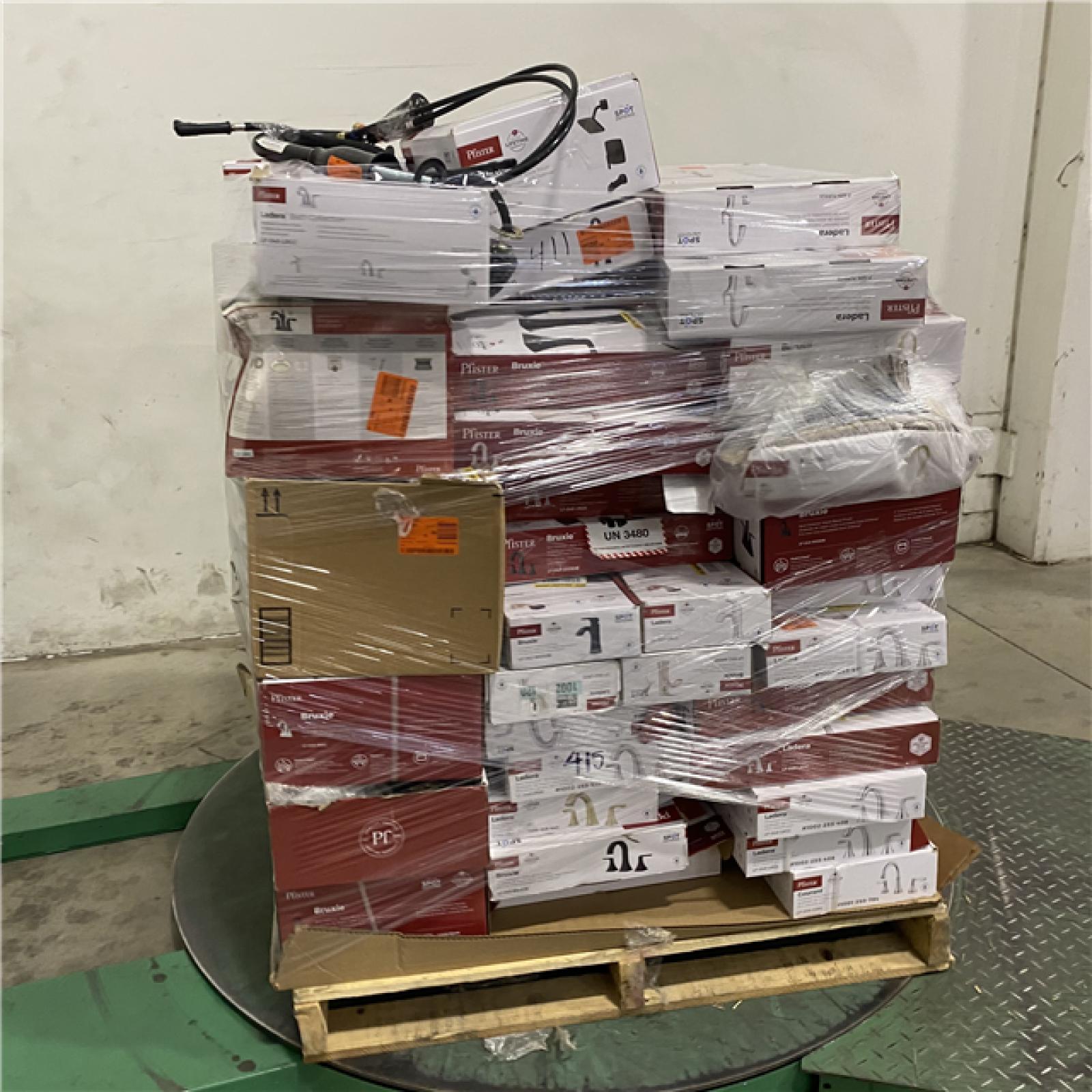 Dallas Location - As-Is Bath & Kitchen Faucets Palllet