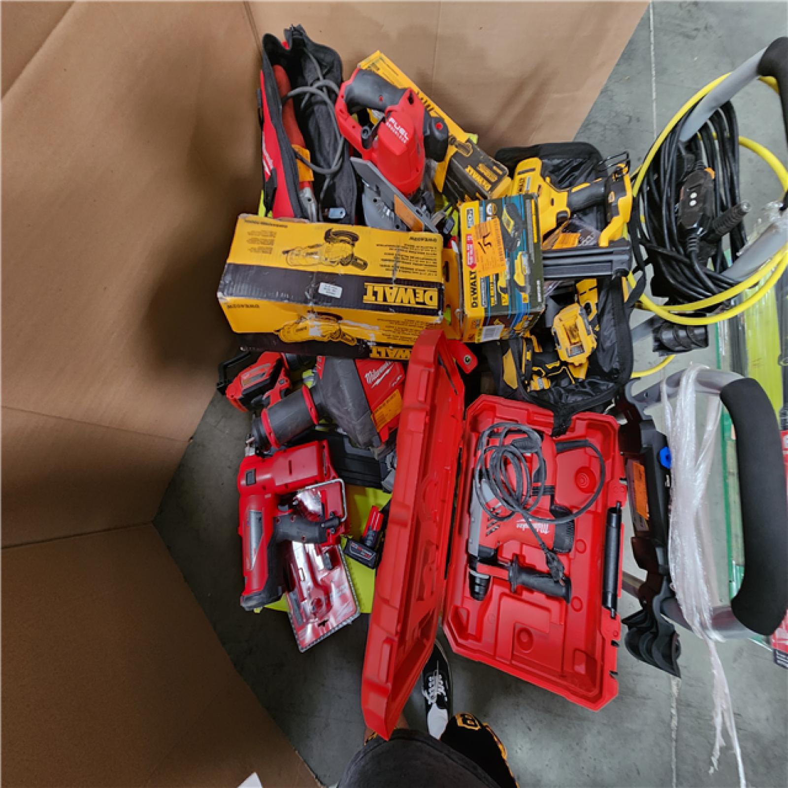 PHOENIX AS-IS TOOL PALLET