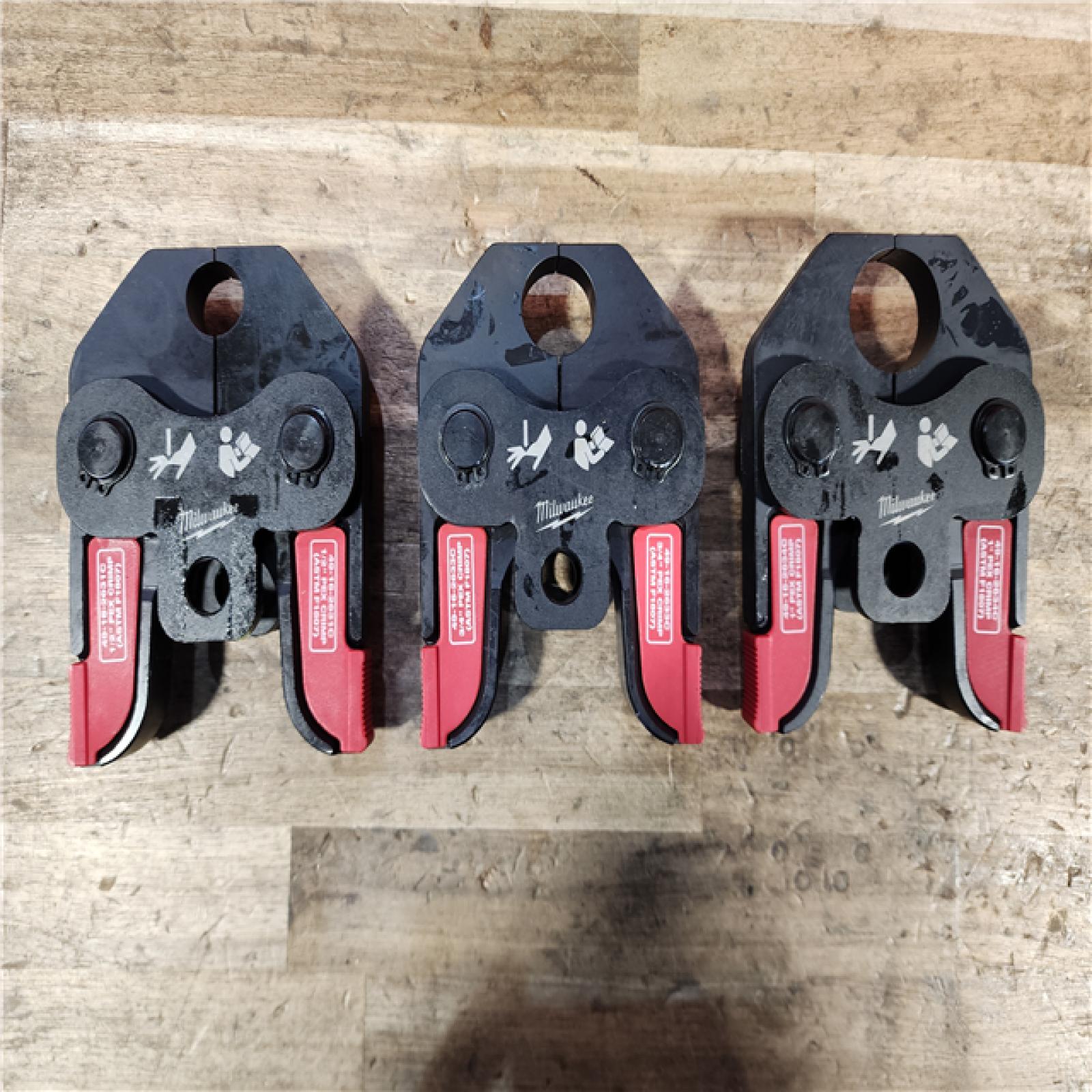 HOUSTON LOCATION - AS-IS Milwaukee M18 18V Lithium-Ion Cordless Short Throw Press Tool Kit