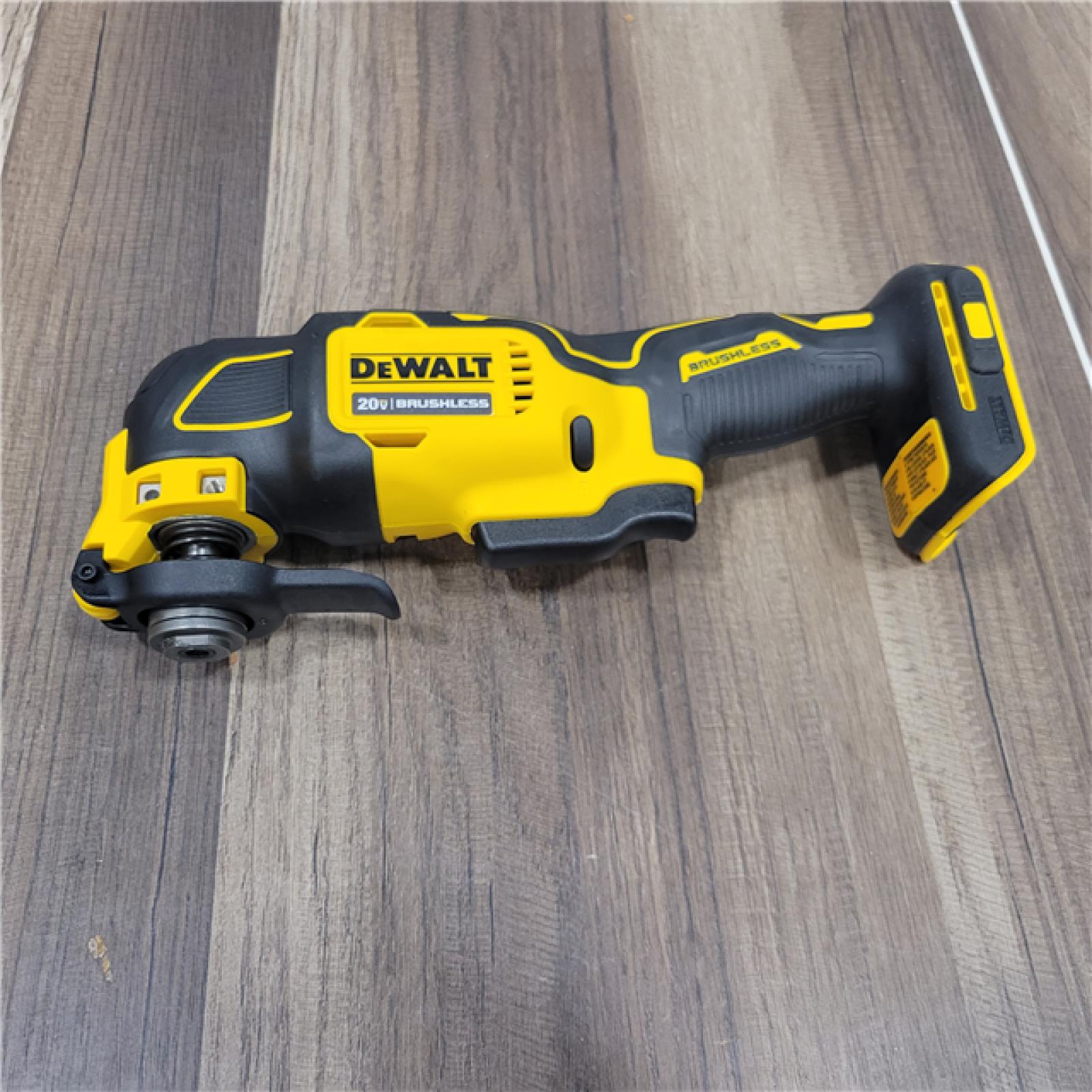 AS-IS  DEWALT ATOMIC 20V MAX Cordless Brushless Oscillating Multi Tool (Tool Only)