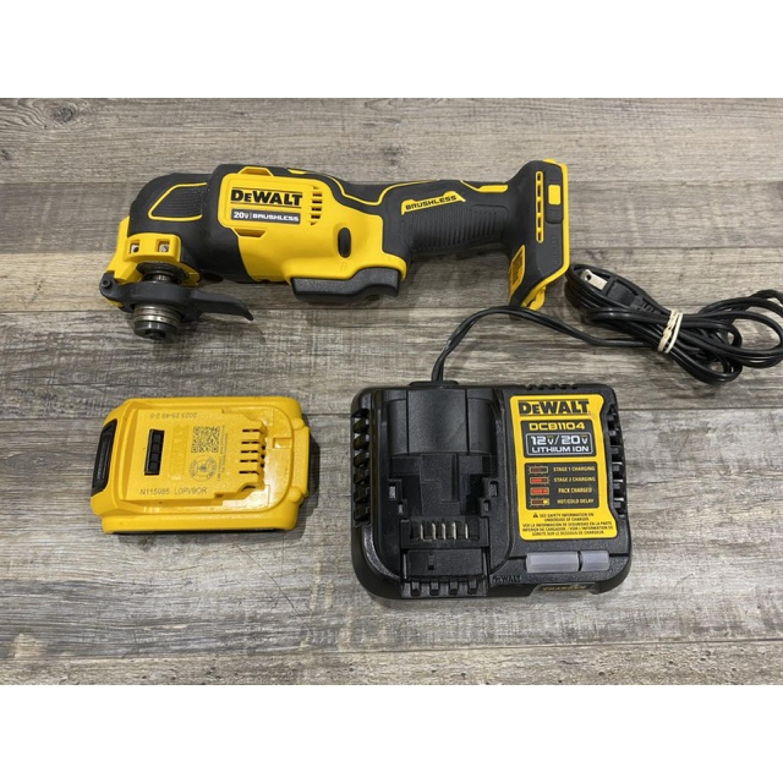 AS-IS DEWALT ATOMIC 20V MAX Cordless Brushless Oscillating Multi Tool Kit