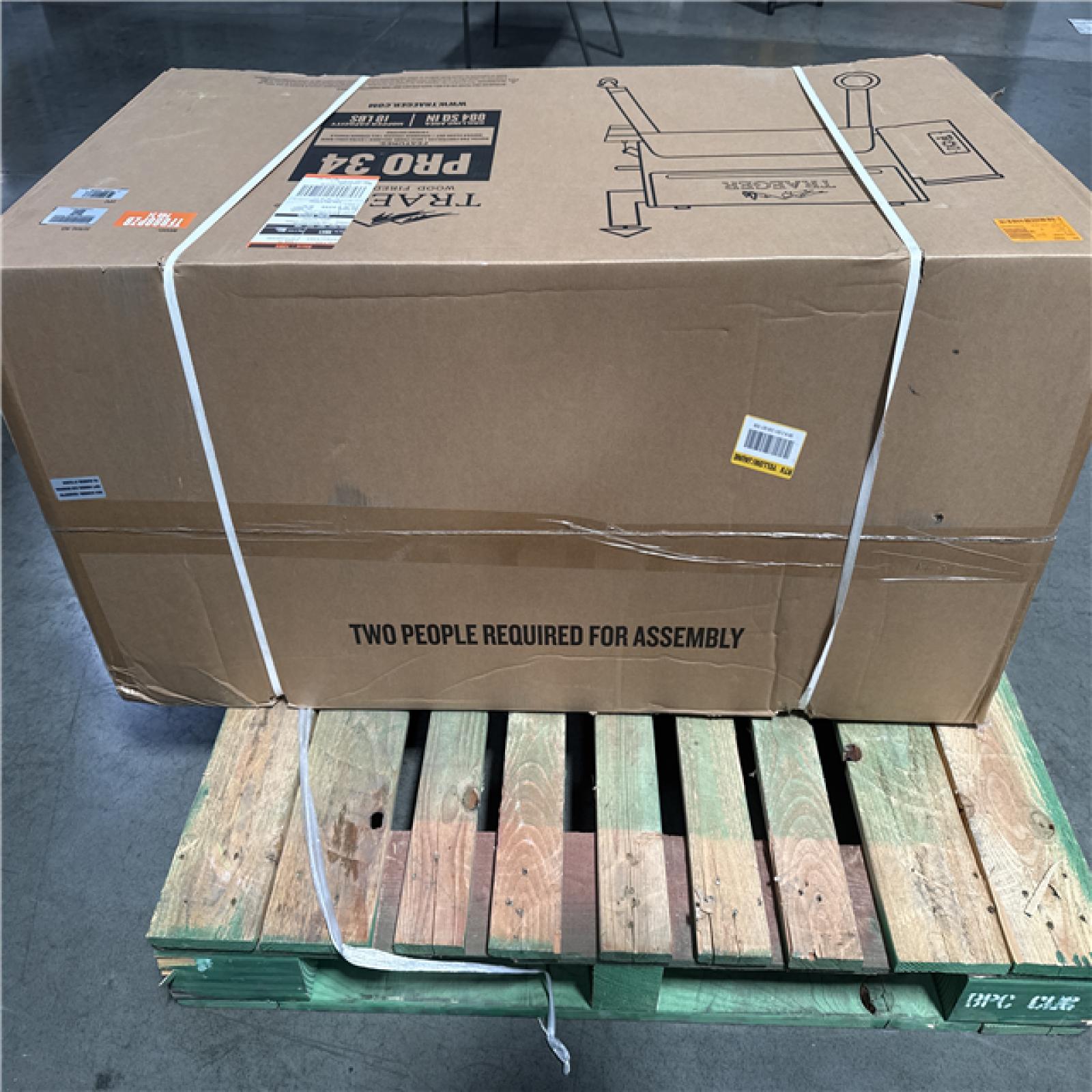 CALIFORNIA NEW TRAEGER WOOD FIRED PRO34 GRILL