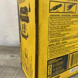 NEW -  DEWALT 20V MAX Cordless Electric Portable Inflator (Tool Only)