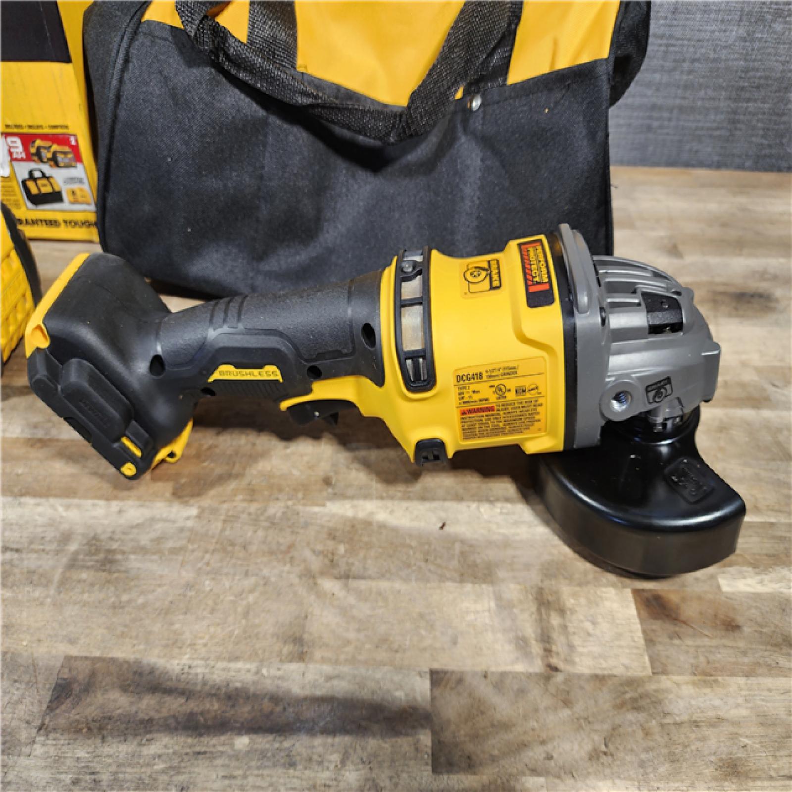 HOUSTON LOCATION - AS-IS (APPEARS LIKE NEW) DeWalt Flexvolt 60V Max Cordless Grinder  4.5 in; 6 in  Kit  W/ (2) BATTERY & CHARGER (DCG418X2)