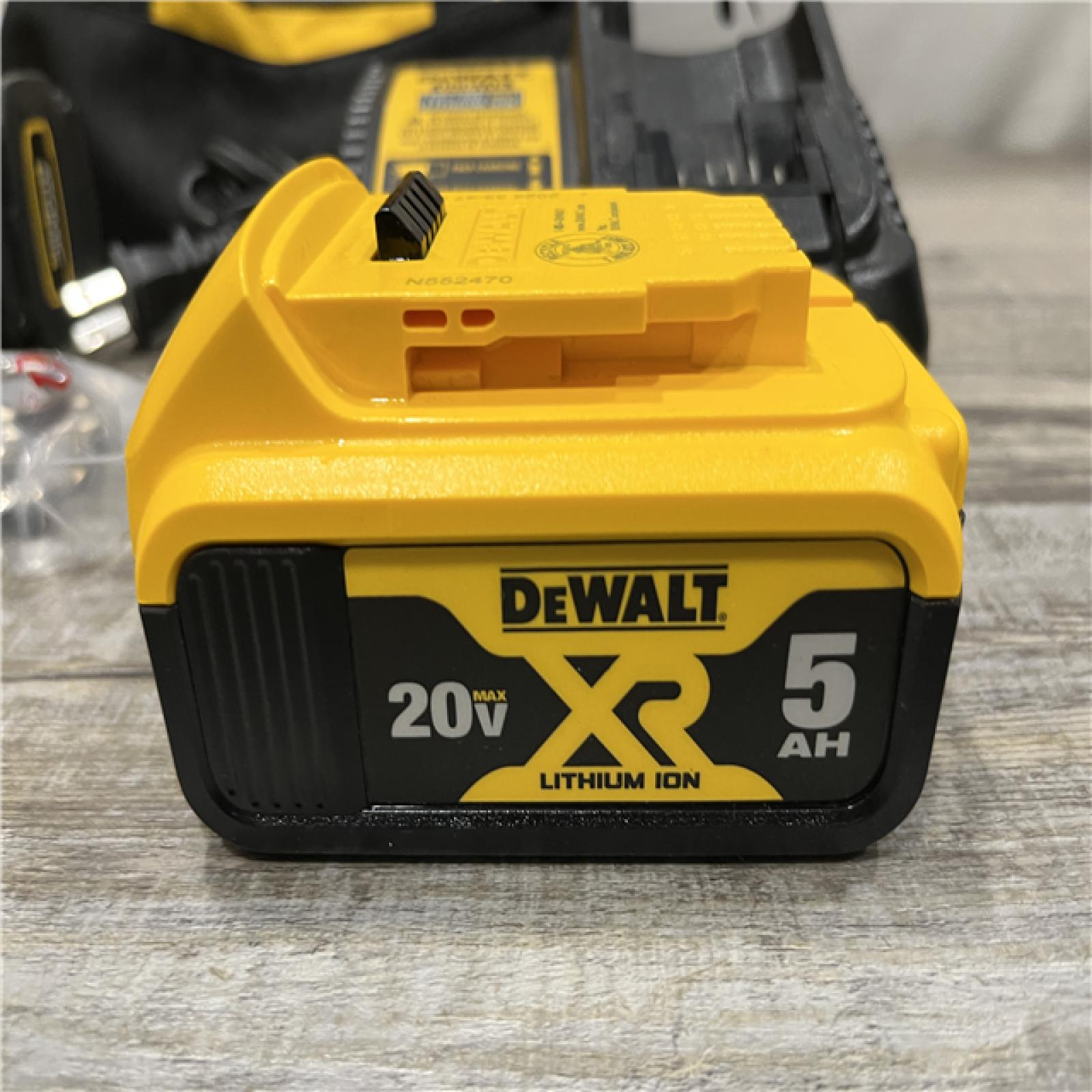 AS-IS DEWALT ATOMIC 20V MAX Lithium-Ion Cordless 1/4 in. Brushless Impact Driver Kit