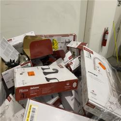 Dallas Location - As-Is Bath & Kitchen Faucets Palllet