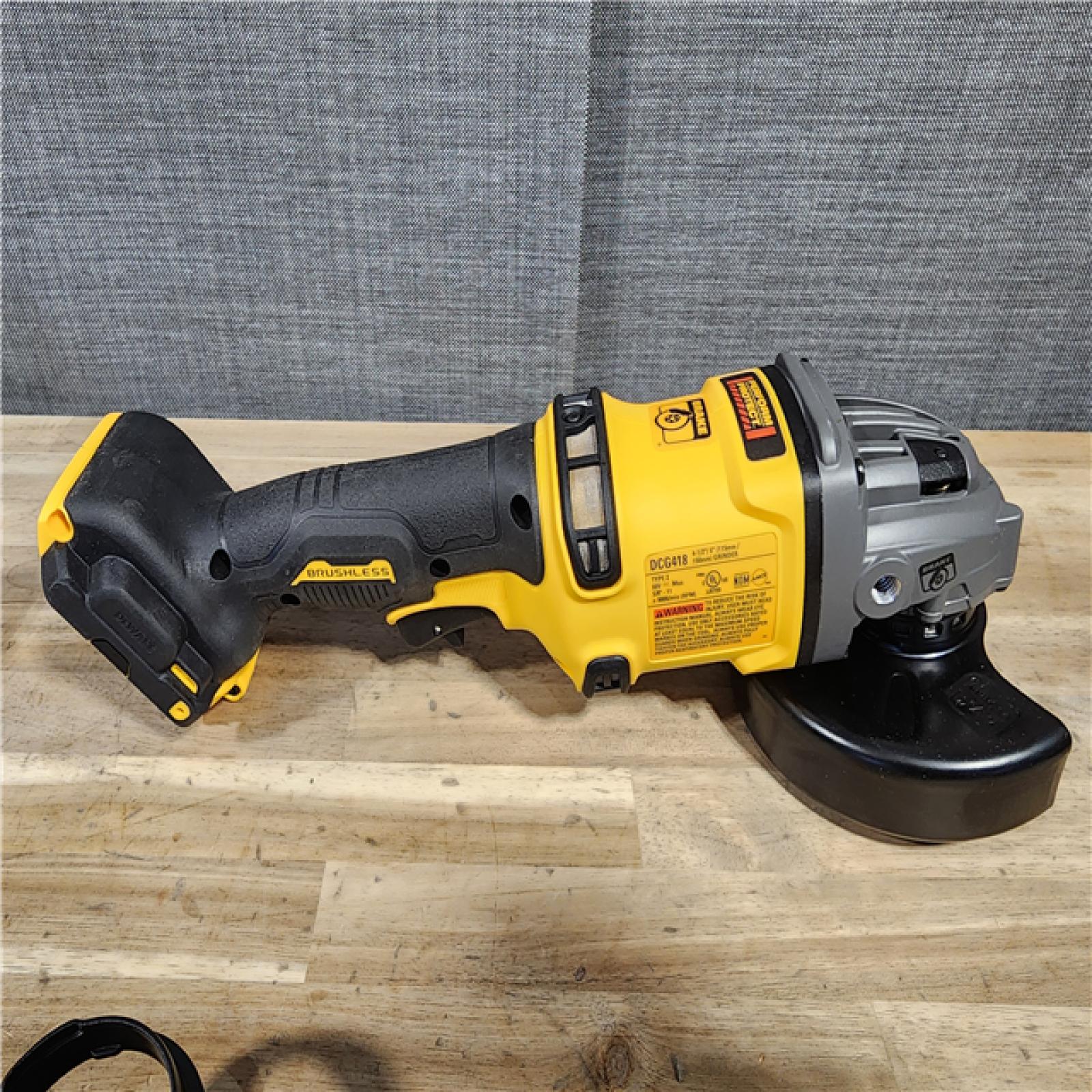 HOUSTON LOCATION - AS-IS DeWalt Flexvolt 60V Max Cordless Grinder  4.5 in; 6 in  Kit  W/ (2) 6.0 AH BATTERY & CHARGER (DCG418X2)