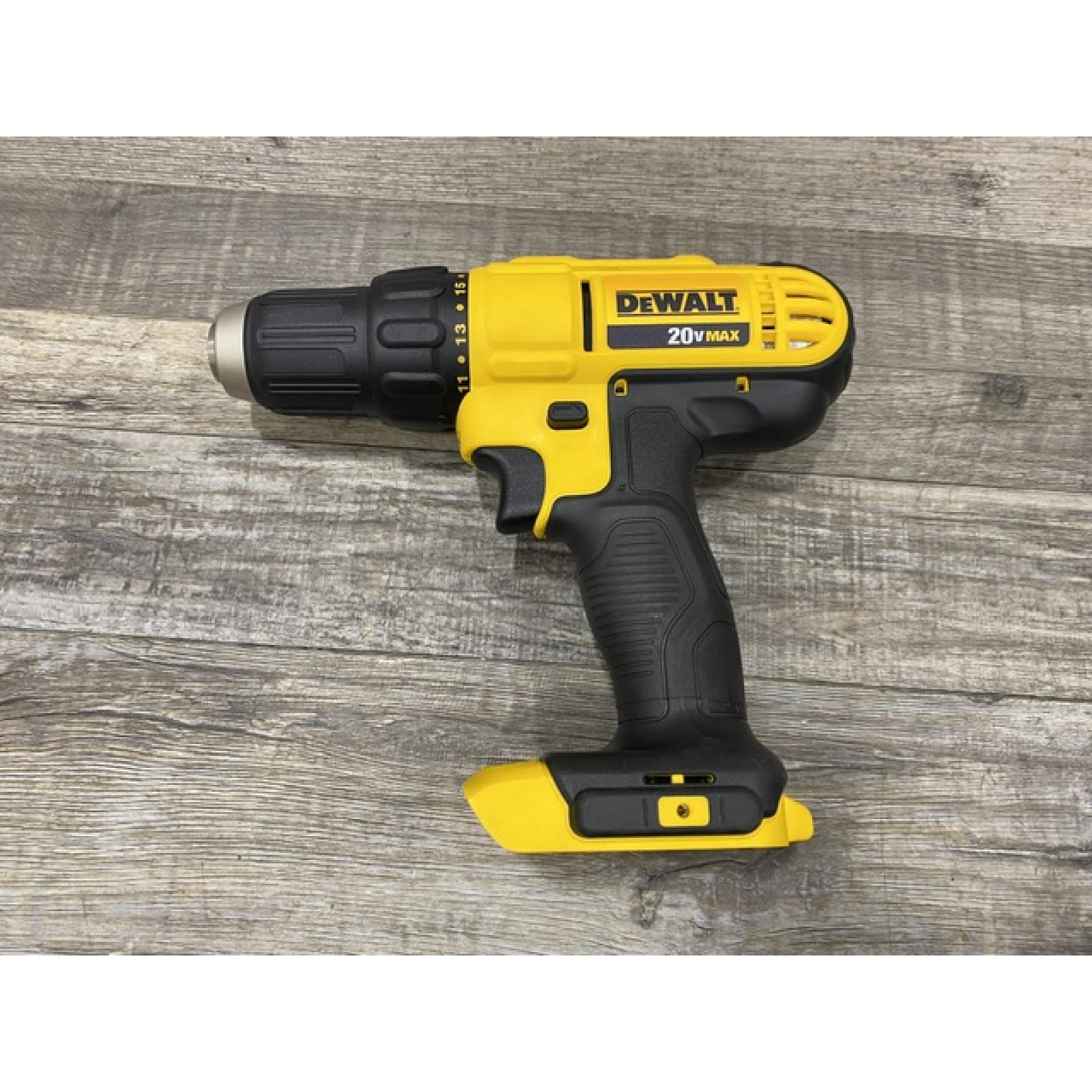 AS-IS DEWALT 20V MAX Cordless 1/2 in. Drill/Driver Kit
