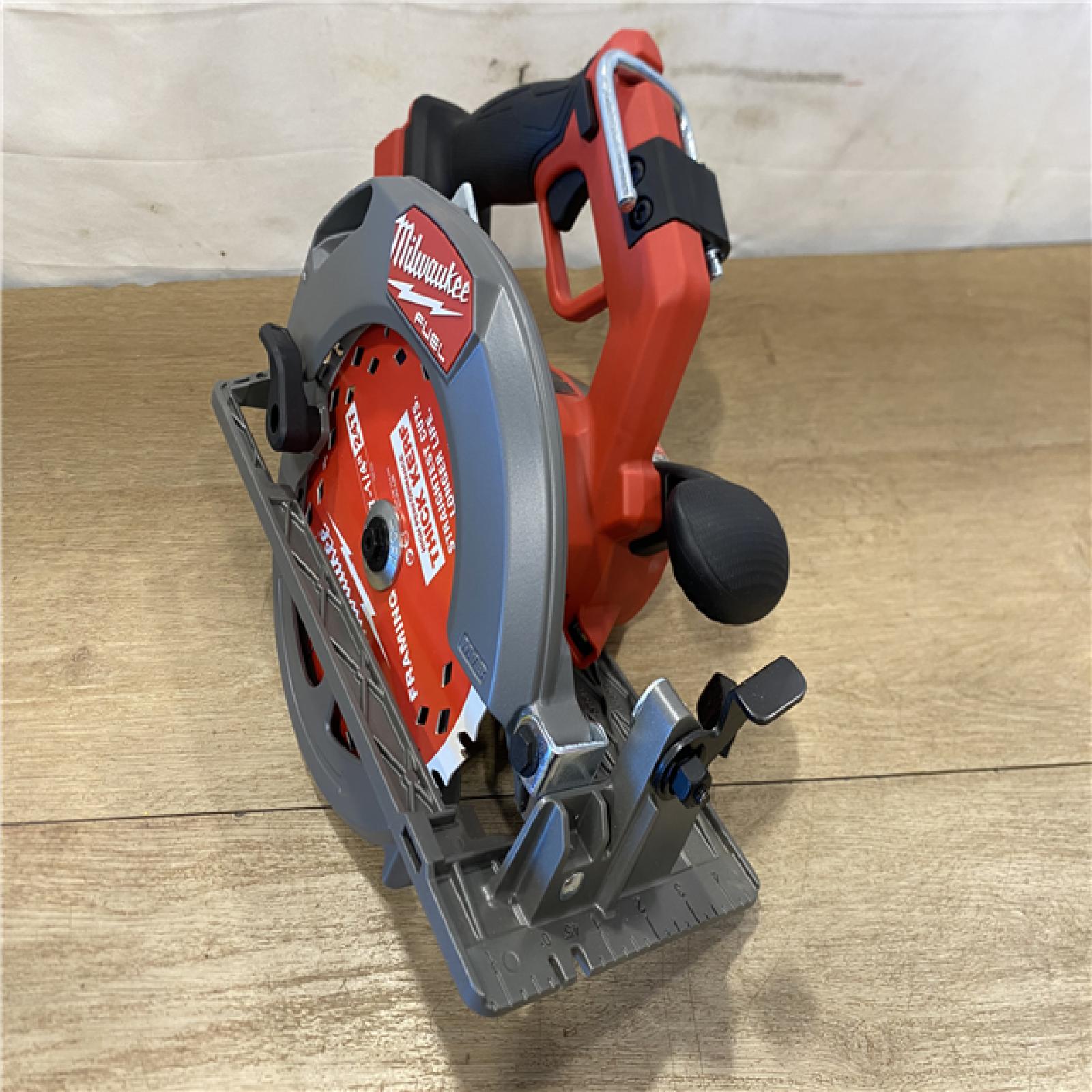 AS-IS Milwaukee FUEL 18V Lithium-Ion Brushless Cordless 7-1/4 in. Circular Saw (Tool-Only)