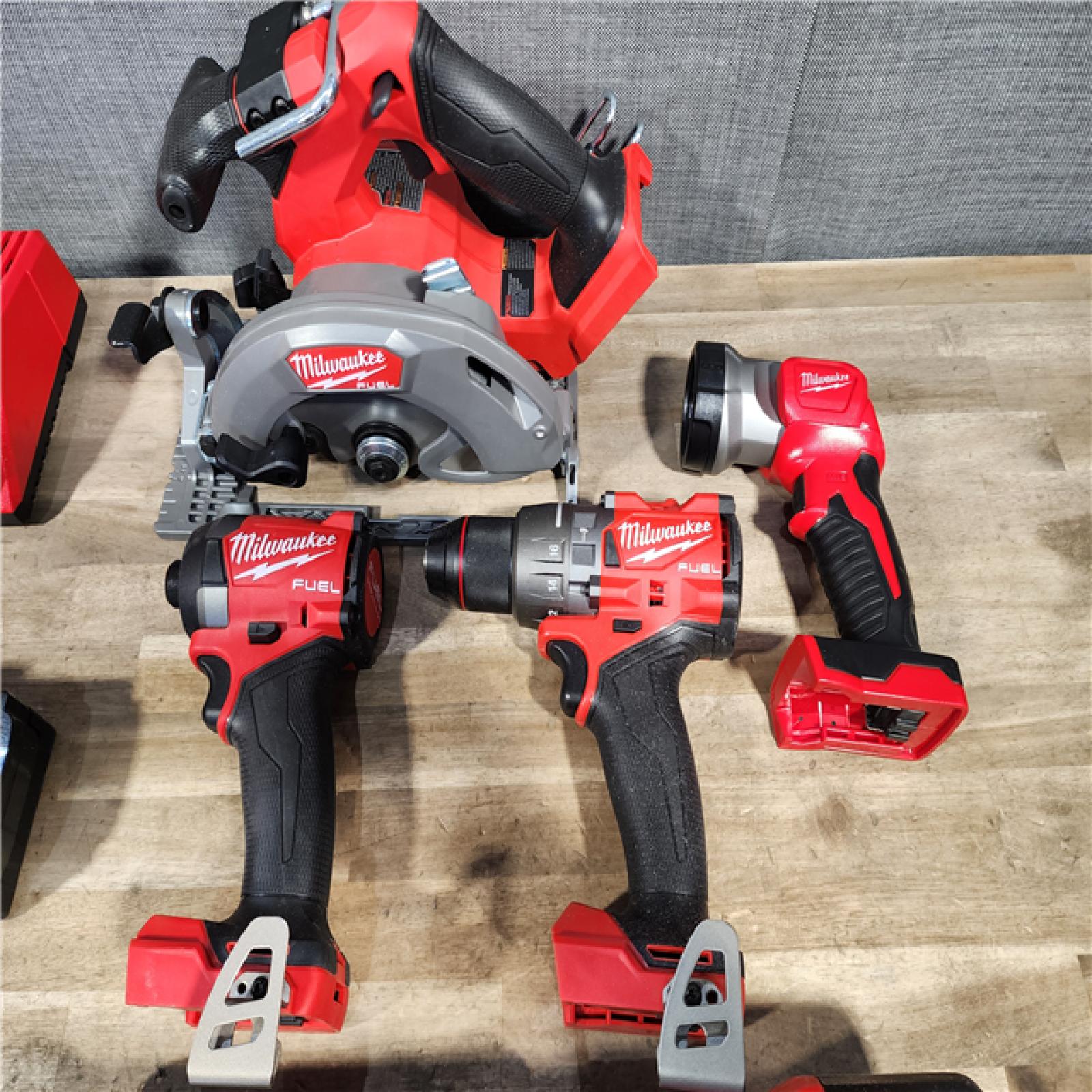 HOUSTON LOCATION - AS-IS Milwaukee 5 Tool Combo Kit W/ (2) Battery & Charger