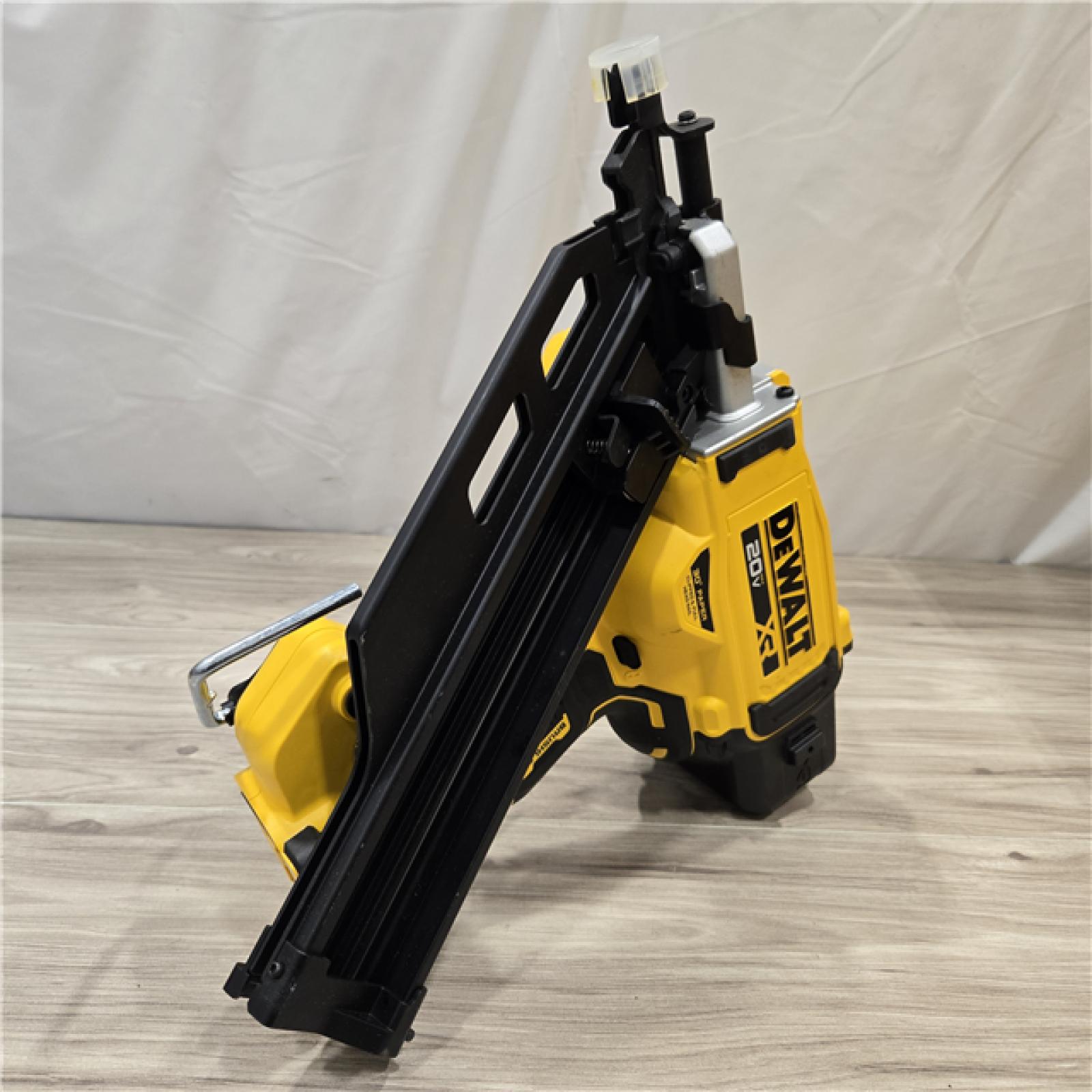 AS-IS DEWALT 20V 30 Degree Cordless Framing Nailer (Tool-Only)