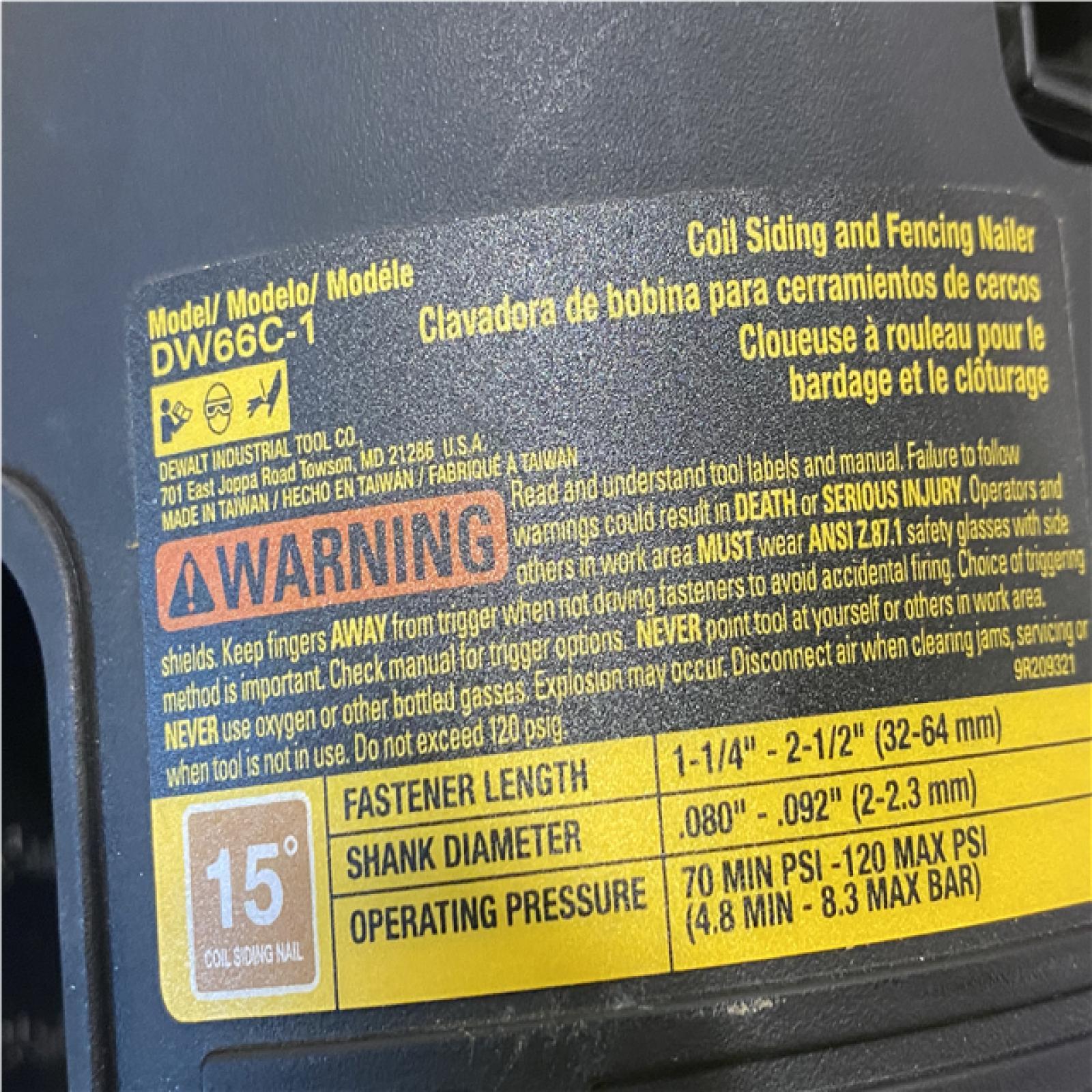AS-IS DEWALT DW66C-1 2-1/2 Inch 15 Degree Coil Siding and Fencing Nailer