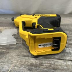 AS-IS DEWALT 20-Volt MAX 1 -1/2 in. Capacity Cordless Battery Powered Pruner (Tool Only)