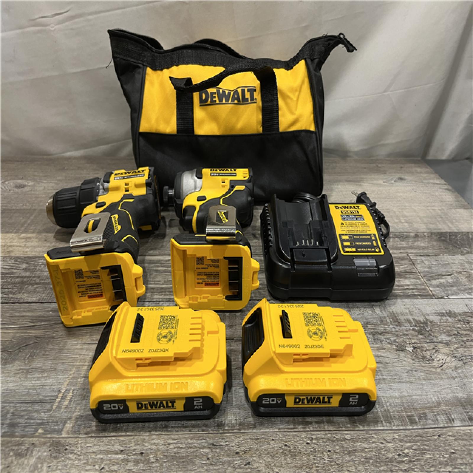 AS-IS DEWALT ATOMIC 20-Volt MAX Lithium-Ion Cordless Combo Kit