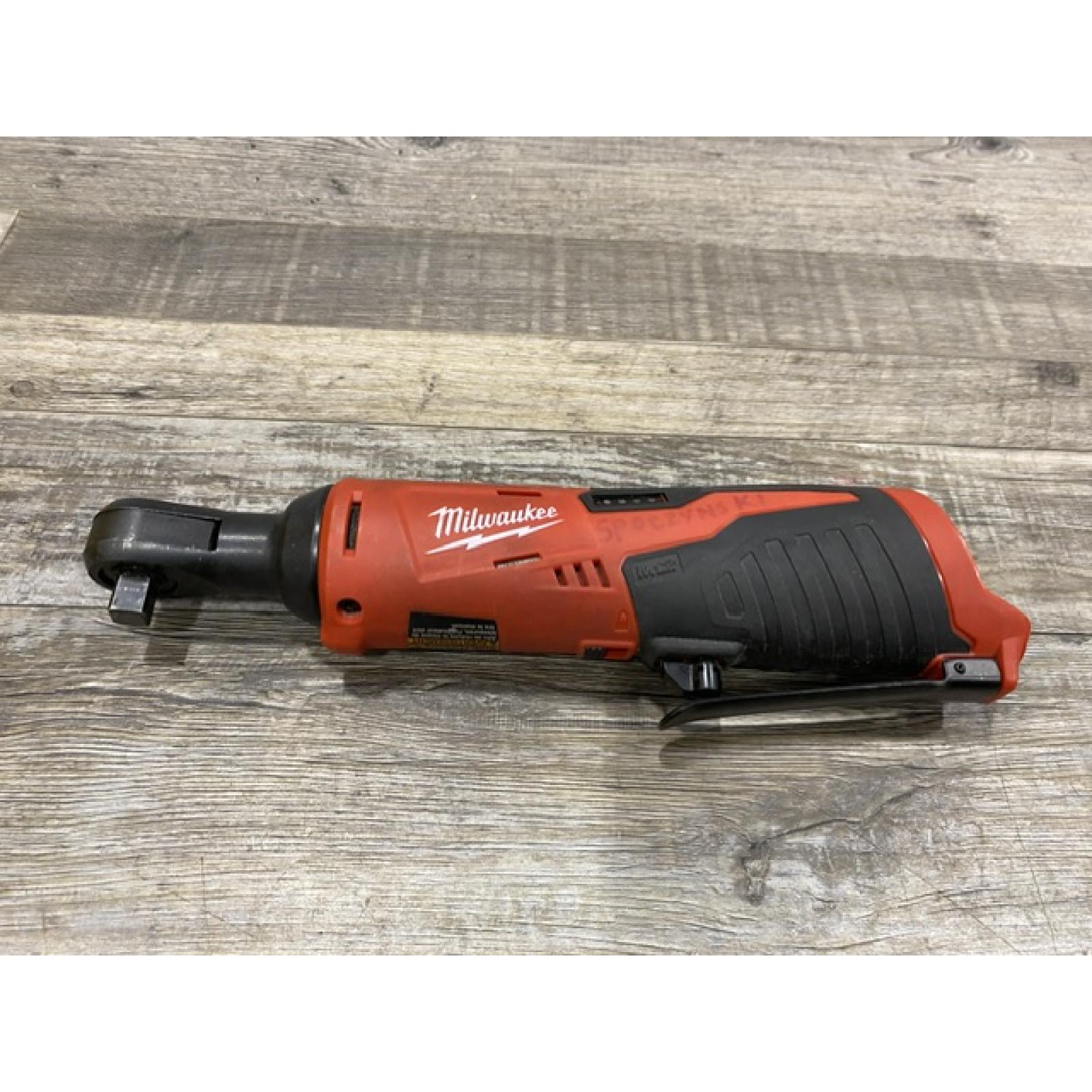 AS-IS Milwaukee 12V Lithium-Ion Cordless 3/8 in. Ratchet Kit