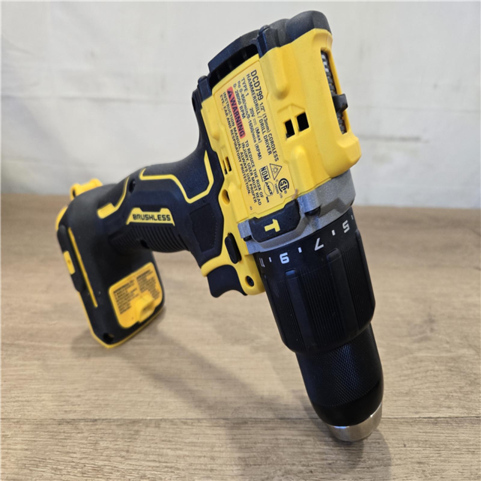DEWALT ATOMIC 20V MAX Cordless 2-Tool Combo Kit