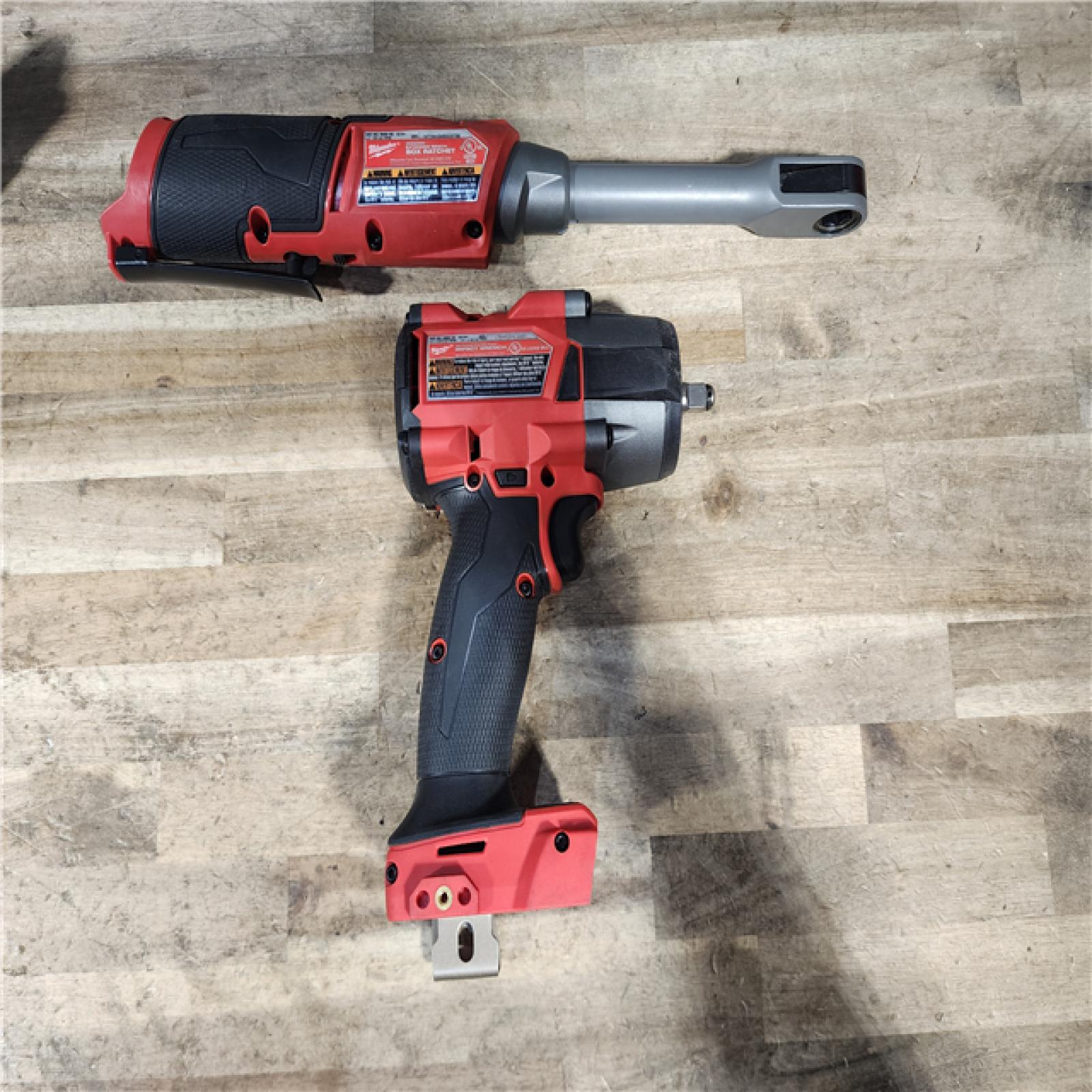 HOUSTON LOCATION - AS-IS MILWAUKEE 2 TOOL COMBO KIT W/ (2) BATTERY & CHARGER
