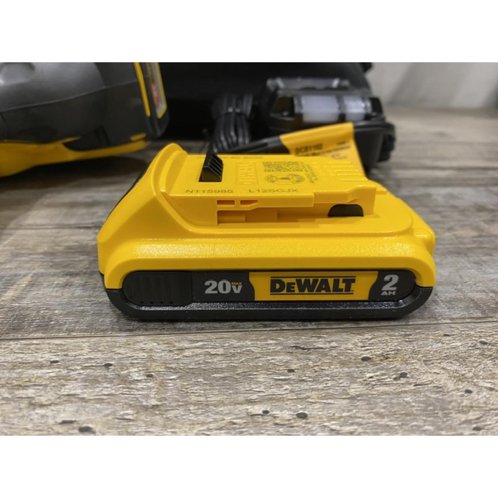 AS-IS DEWALT 20V MAX XR Lithium-Ion Cordless 18-Gauge Narrow Crown Stapler Kit