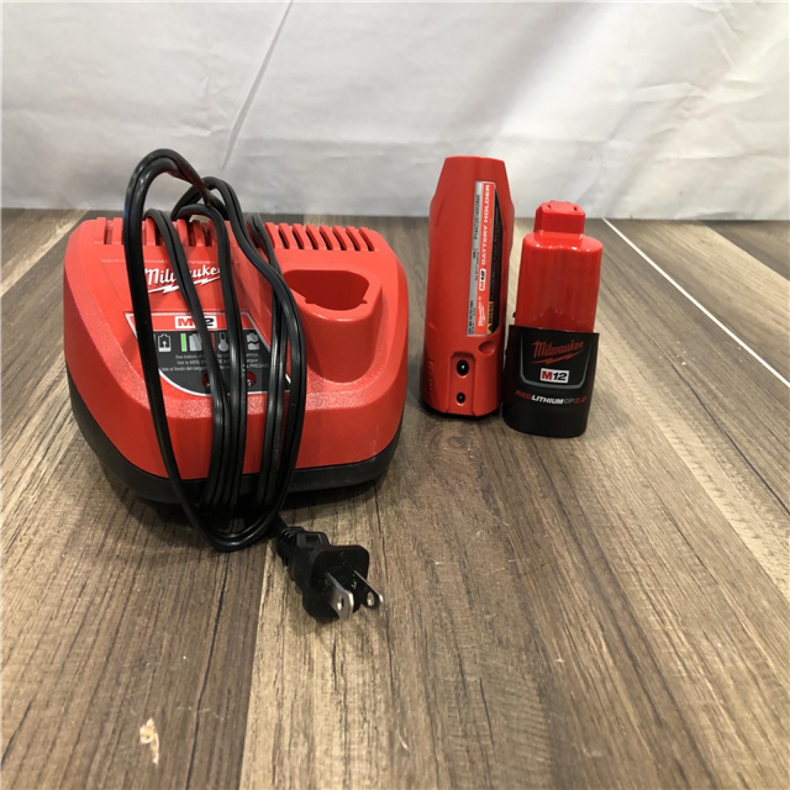 AS-IS Milwaukee Men's Large 12-Volt Lithium-Ion Cordless Axis Black Heated Vest Kit