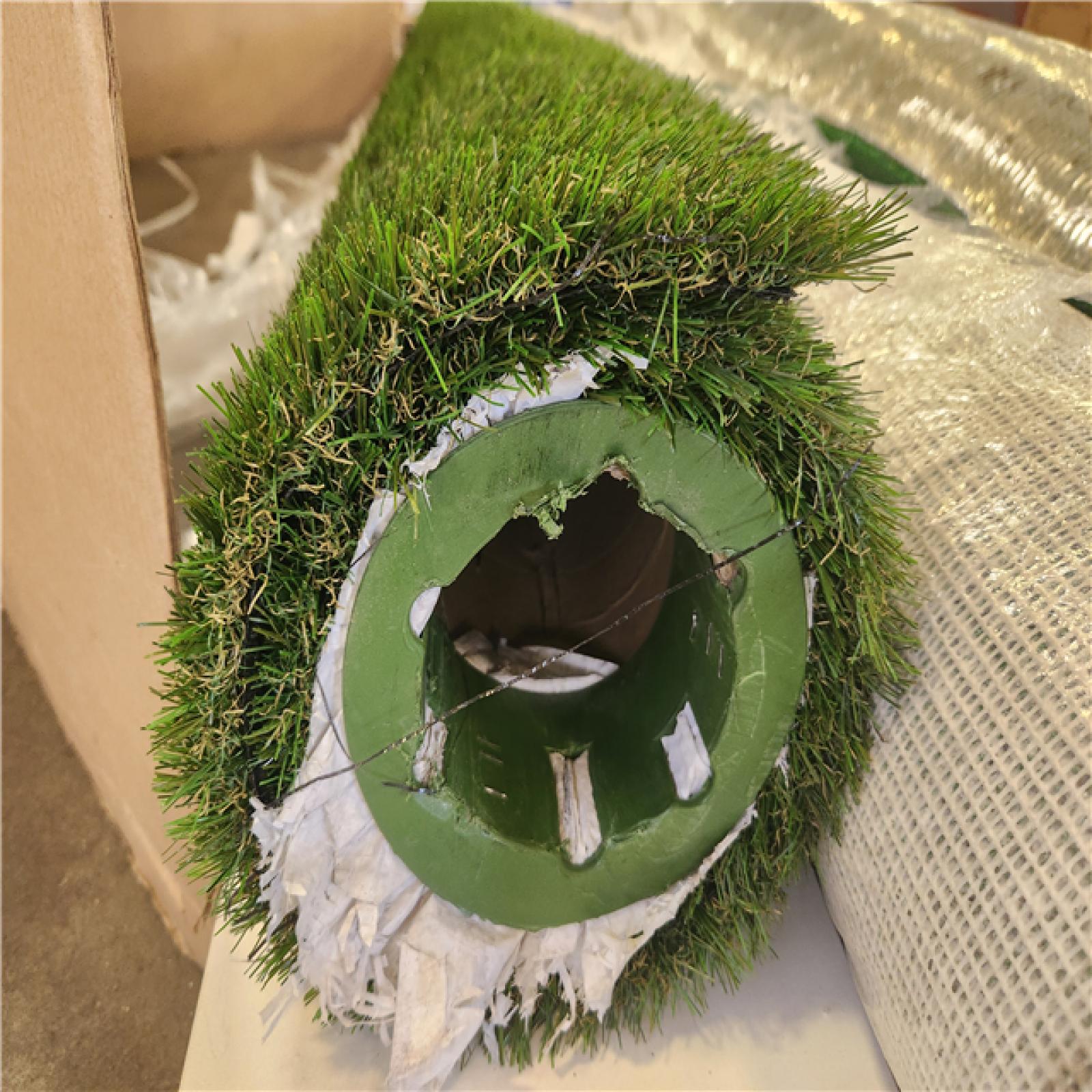Phoenix AS-IS Mixed Outdoor Fake Grass (3-Rolls)