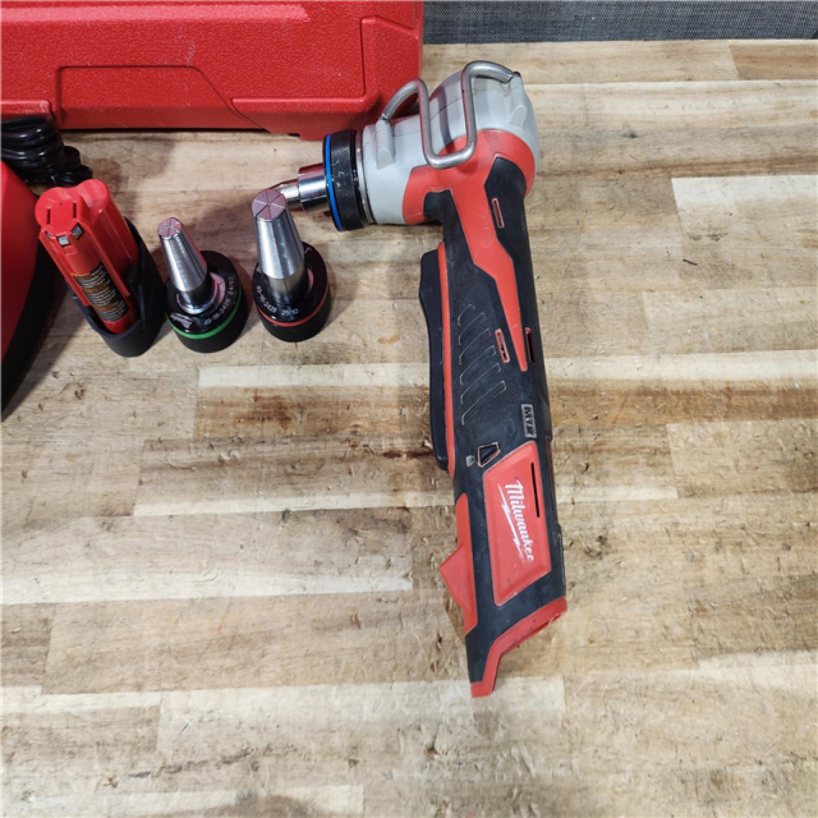 HOUSTON LOCATION - AS - IS Milwaukee Cordless PEX Expansion Tool Kit