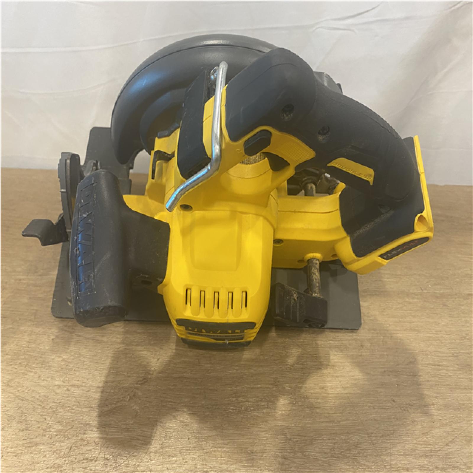 AS-IS DEWALT FLEXVOLT 60V MAX Cordless Brushless 7-1/4 in. Circular Saw with Brake (Tool Only)