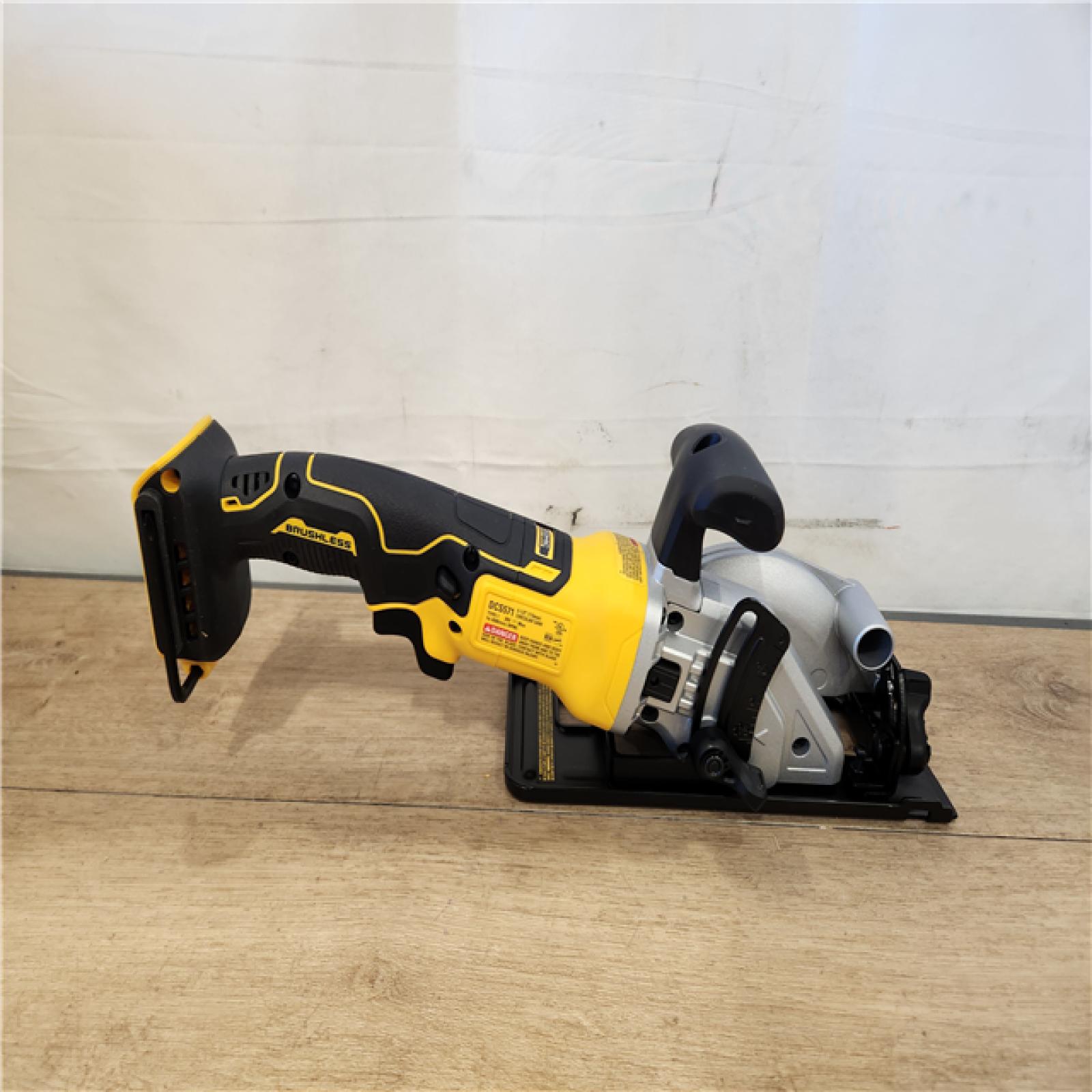 AS-IS- DEWALT ATOMIC 20V MAX Cordless Brushless 4-1/2 in. Circular Saw (Tool Only)