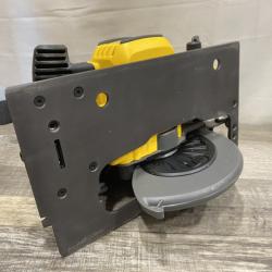 AS-IS DEWALT FLEXVOLT 60V MAX Cordless Brushless 7-1/4 in. Sidewinder Style Circular Saw Kit