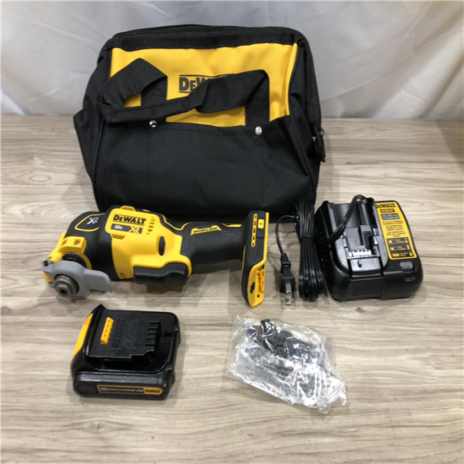 AS-IS DEWALT Cordless 3-Speed Oscillating Multi Tool Kit