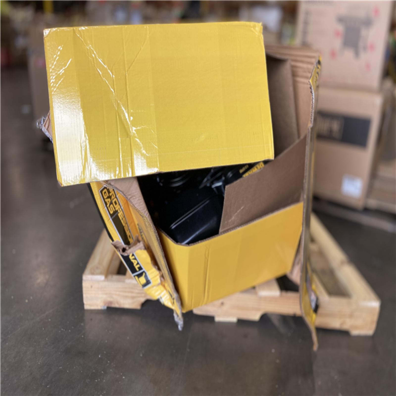 DALLAS LOCATION - DEWALT 4400 PSI 4.0 GPM Cold Water Gas Pressure Washer