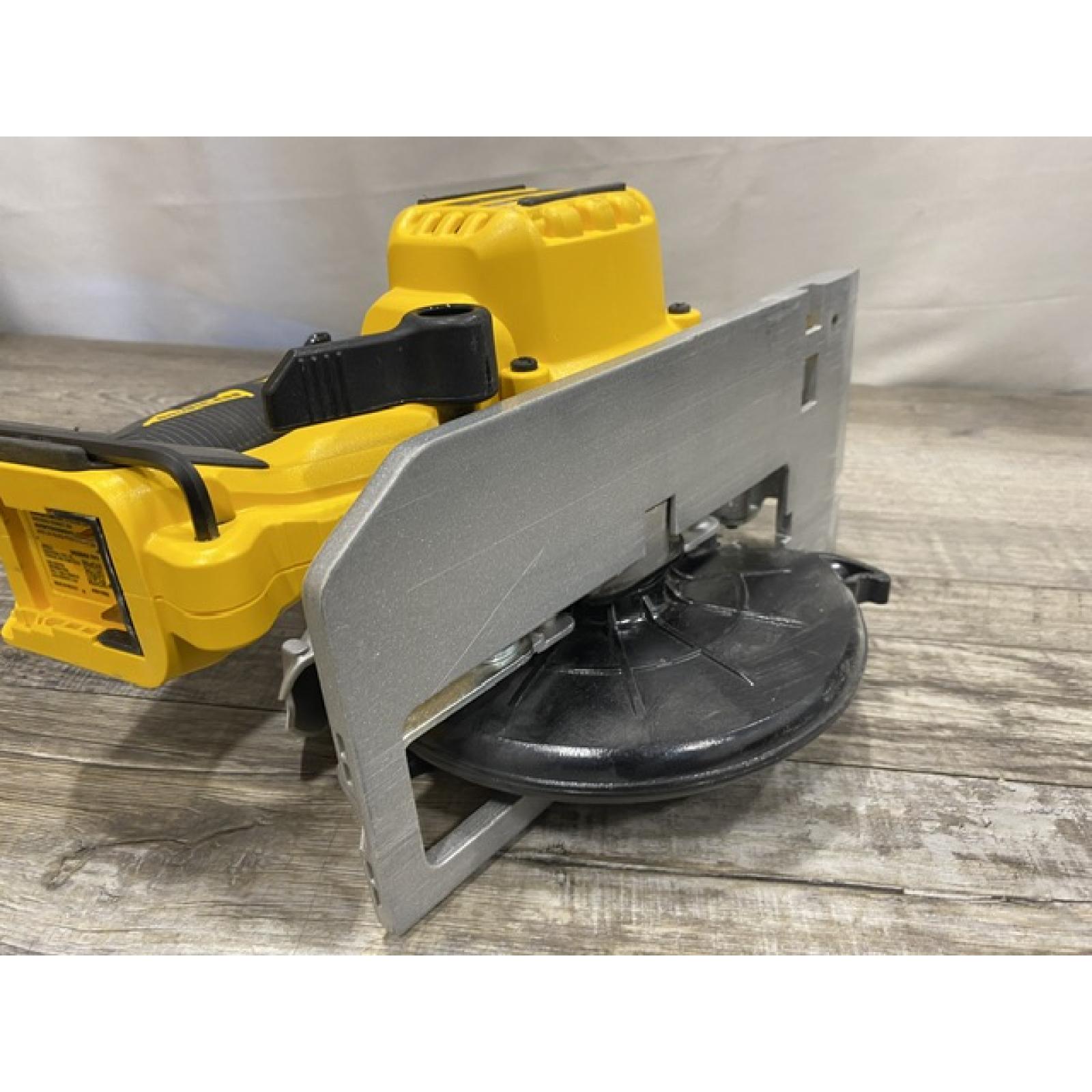 AS-IS DEWALT 20V MAX Cordless Brushless 6-1/2 in. Sidewinder Style Circular Saw (Tool Only)