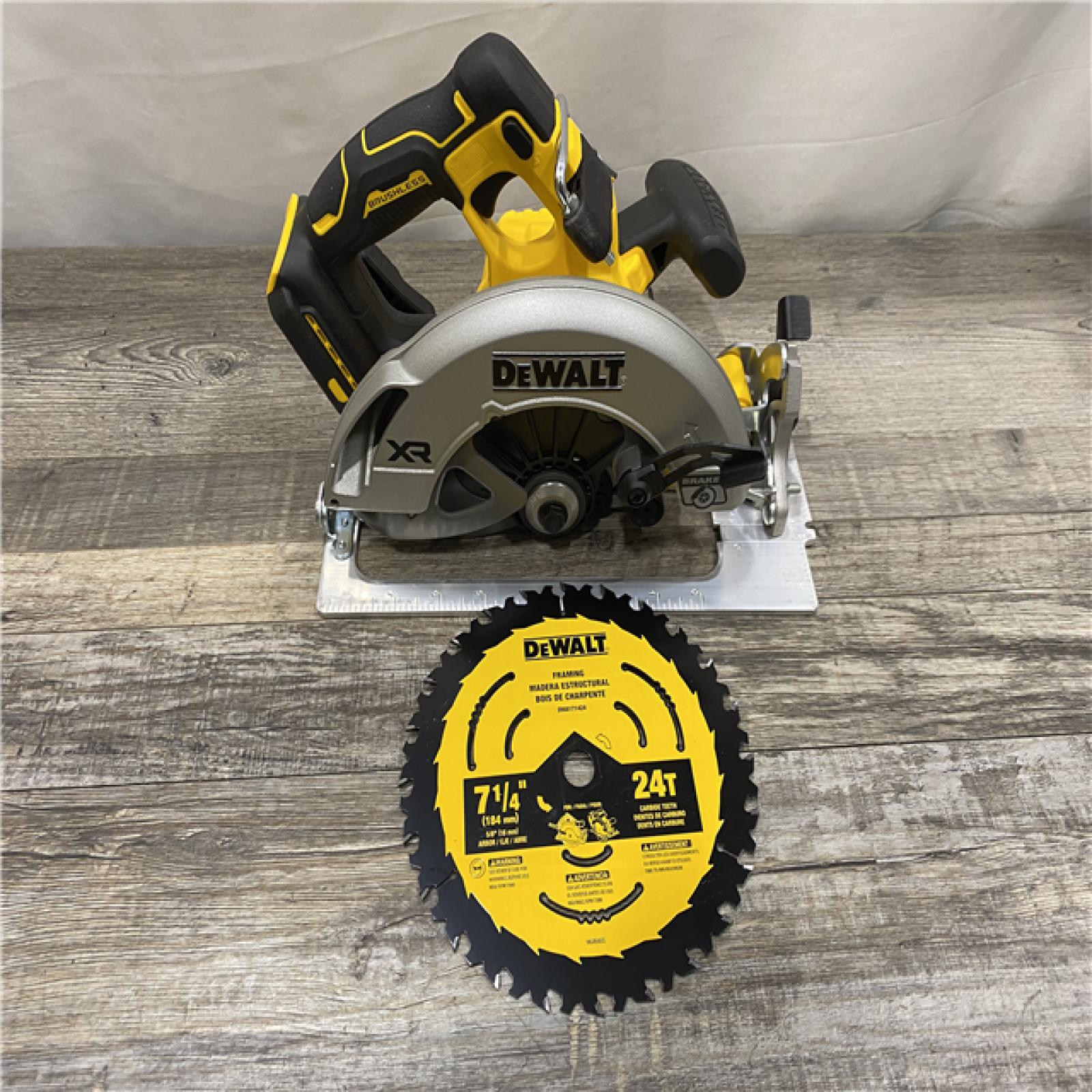 AS-IS DEWALT 20-Volt MAX 7-1/4 in. Cordless Circular Saw (Tool Only)