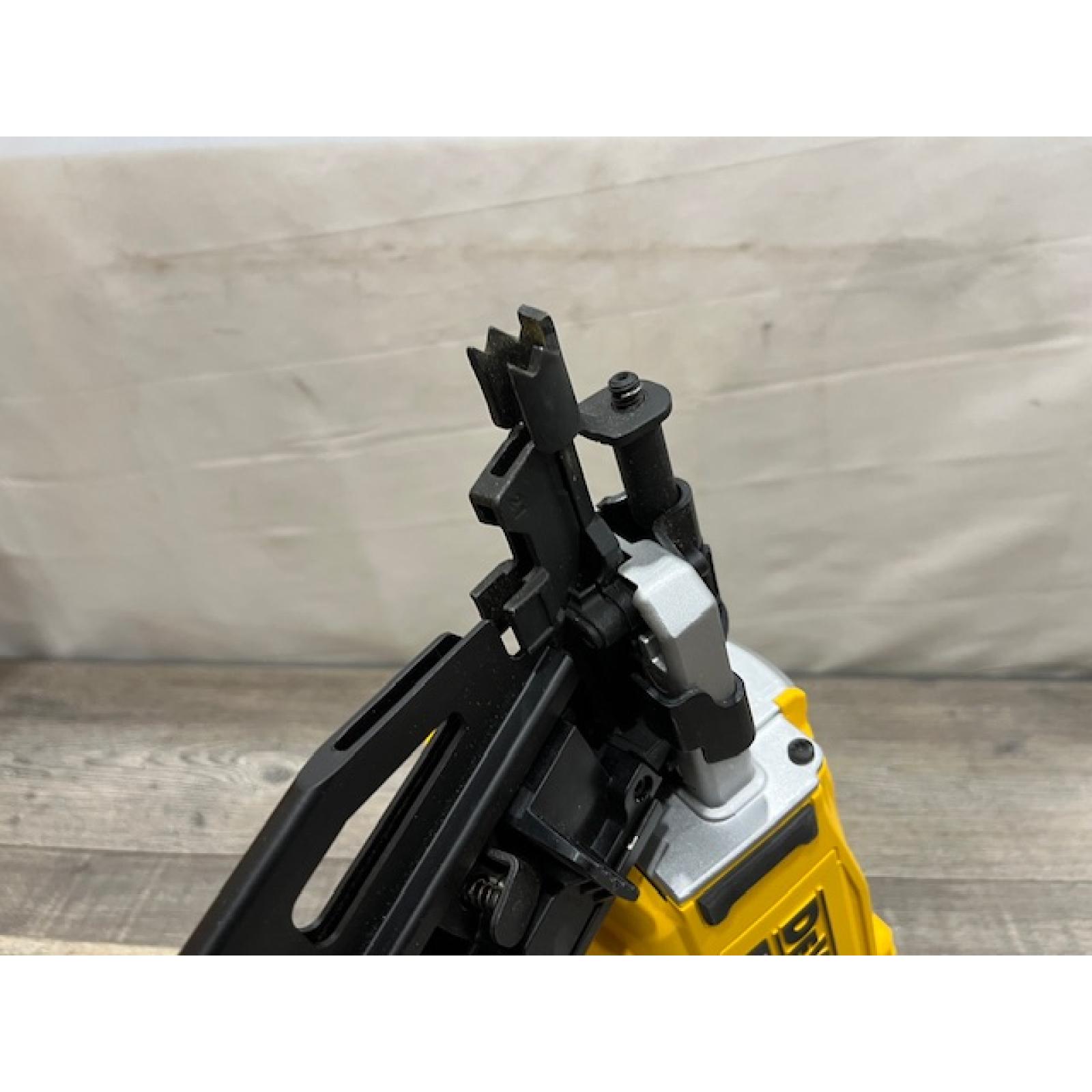 AS-IS DEWALT 20V 30 Degree Cordless Framing Nailer (Tool-Only)
