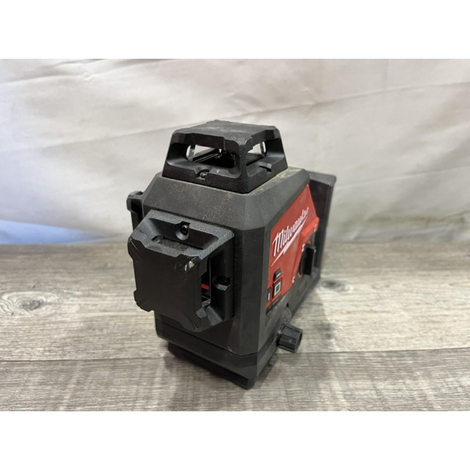 AS-IS Milwaukee 12-Volt Lithium-Ion Cordless Green 250 ft. 3-Plane Laser Level Kit