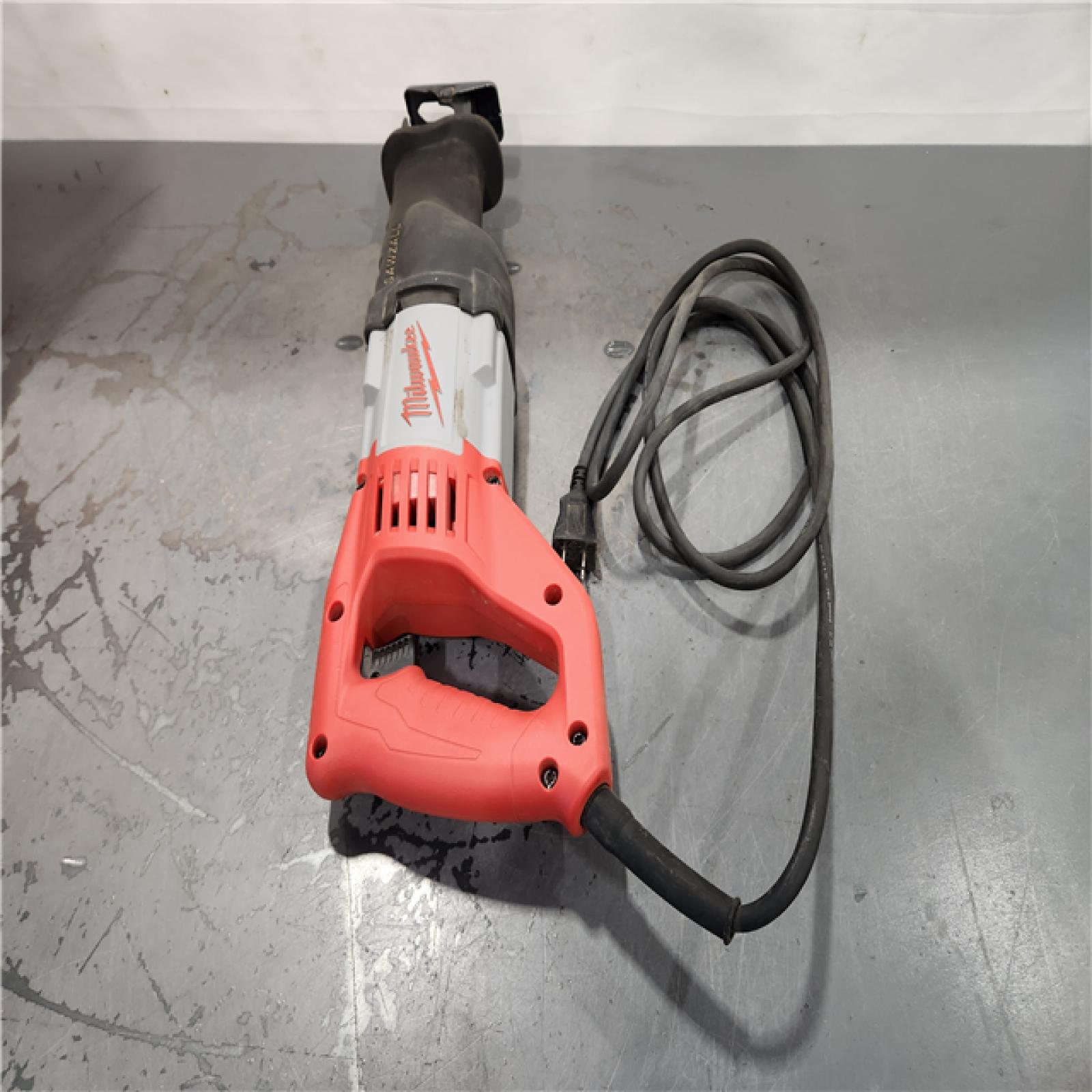 AS-IS- 12 Amp Sawzall Reciprocating Saw with Case