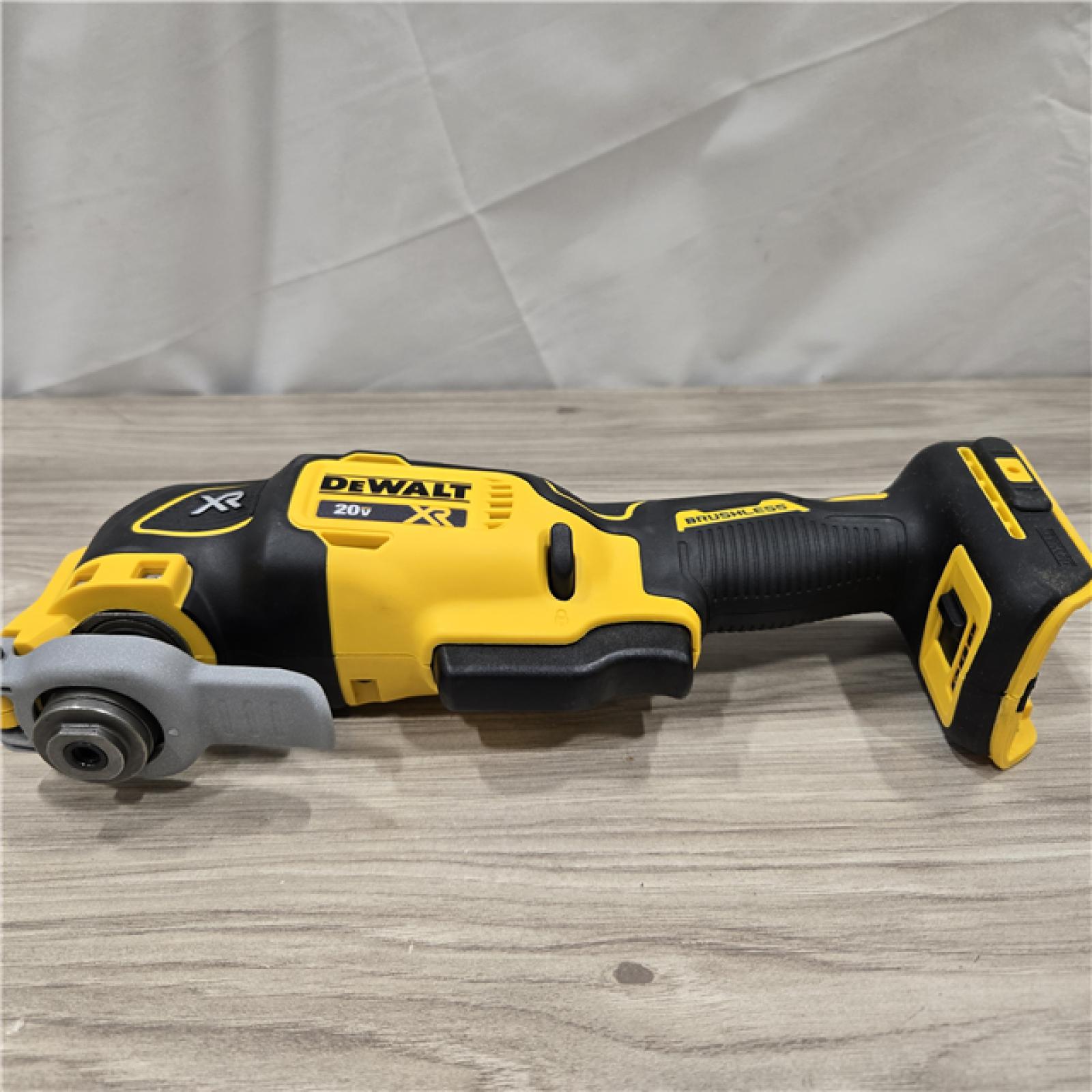 AS-IS DEWALT ATOMIC 20V MAX Cordless Oscillating Multi Tool (Tool Only)