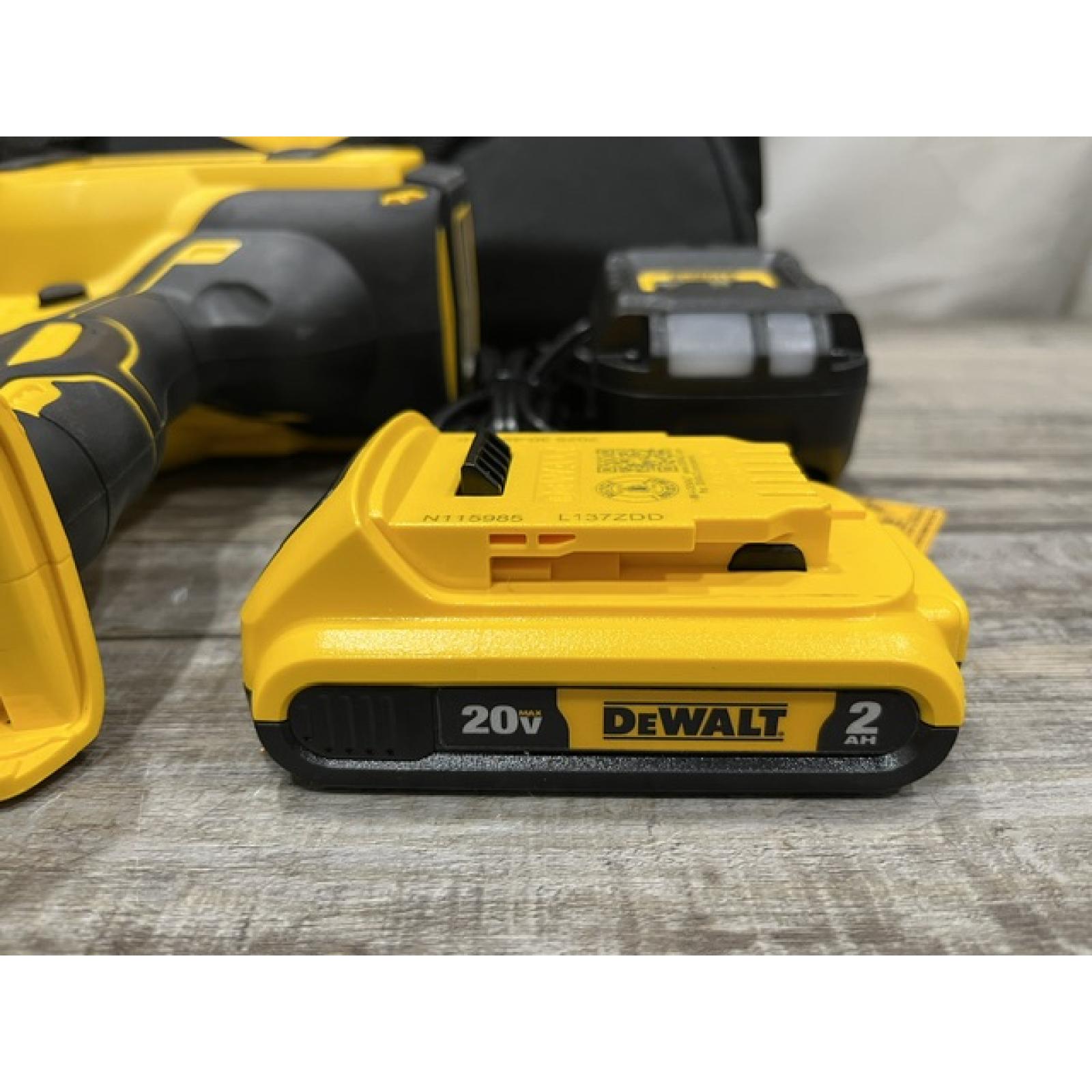 AS-IS DEWALT 20V MAX XR 16-Gauge Electric Cordless Angled Finishing Nailer Kit
