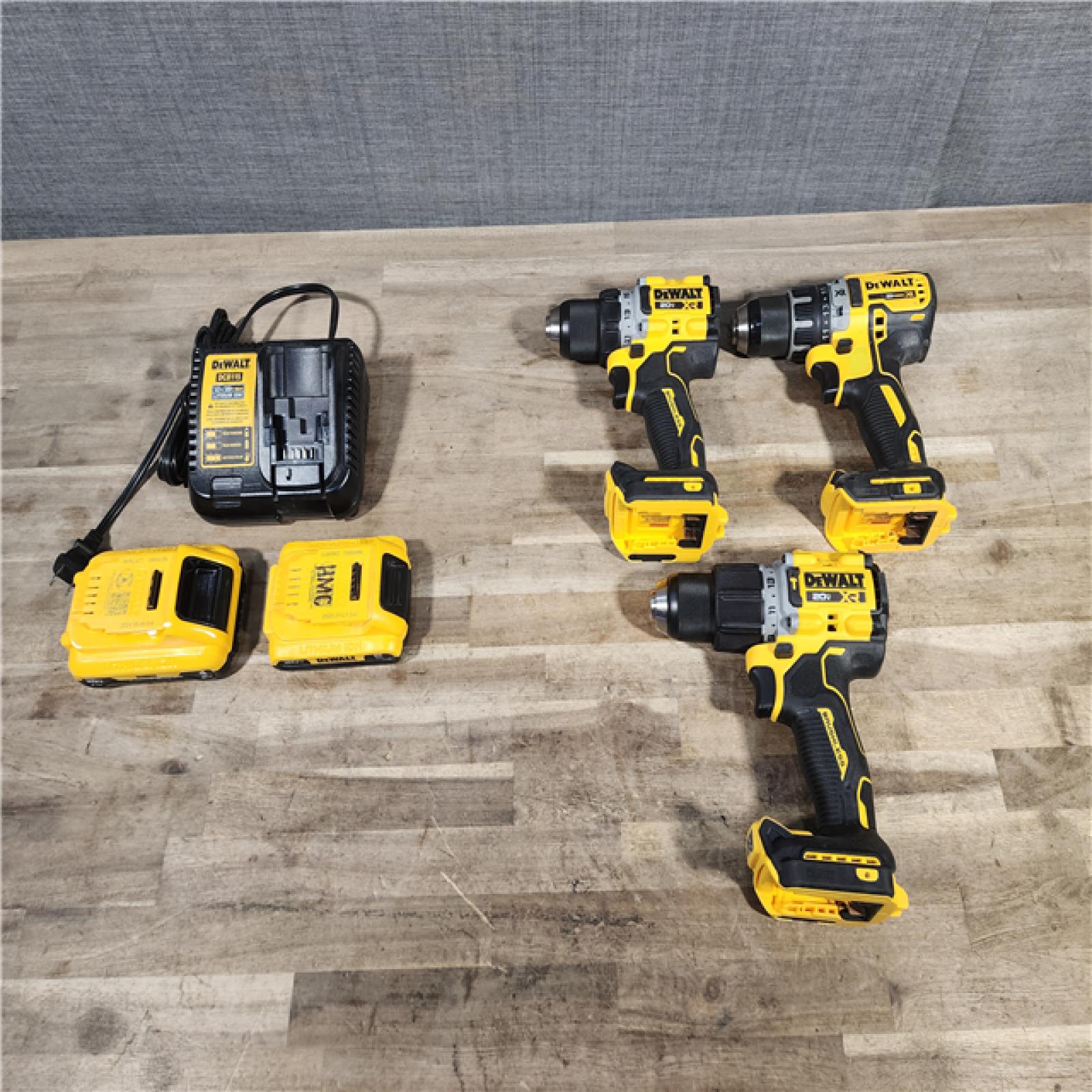 HOUSTON LOCATION - AS-IS DEWALT 3 TOOL COMBO KIT W/ (2) BATTERY & CHARGER